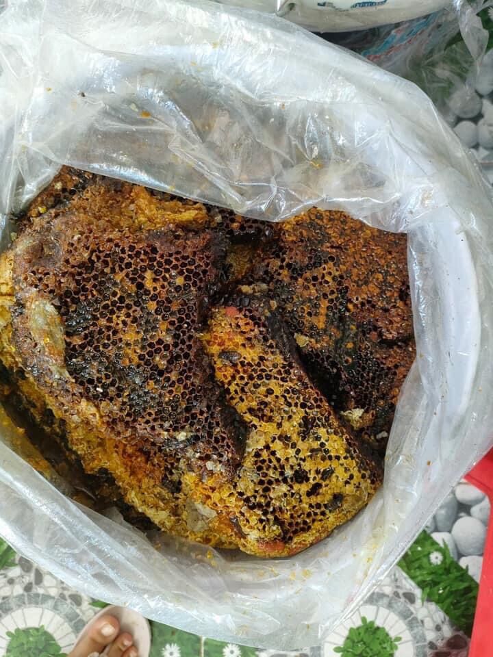 Mật Ong đen 1 lít