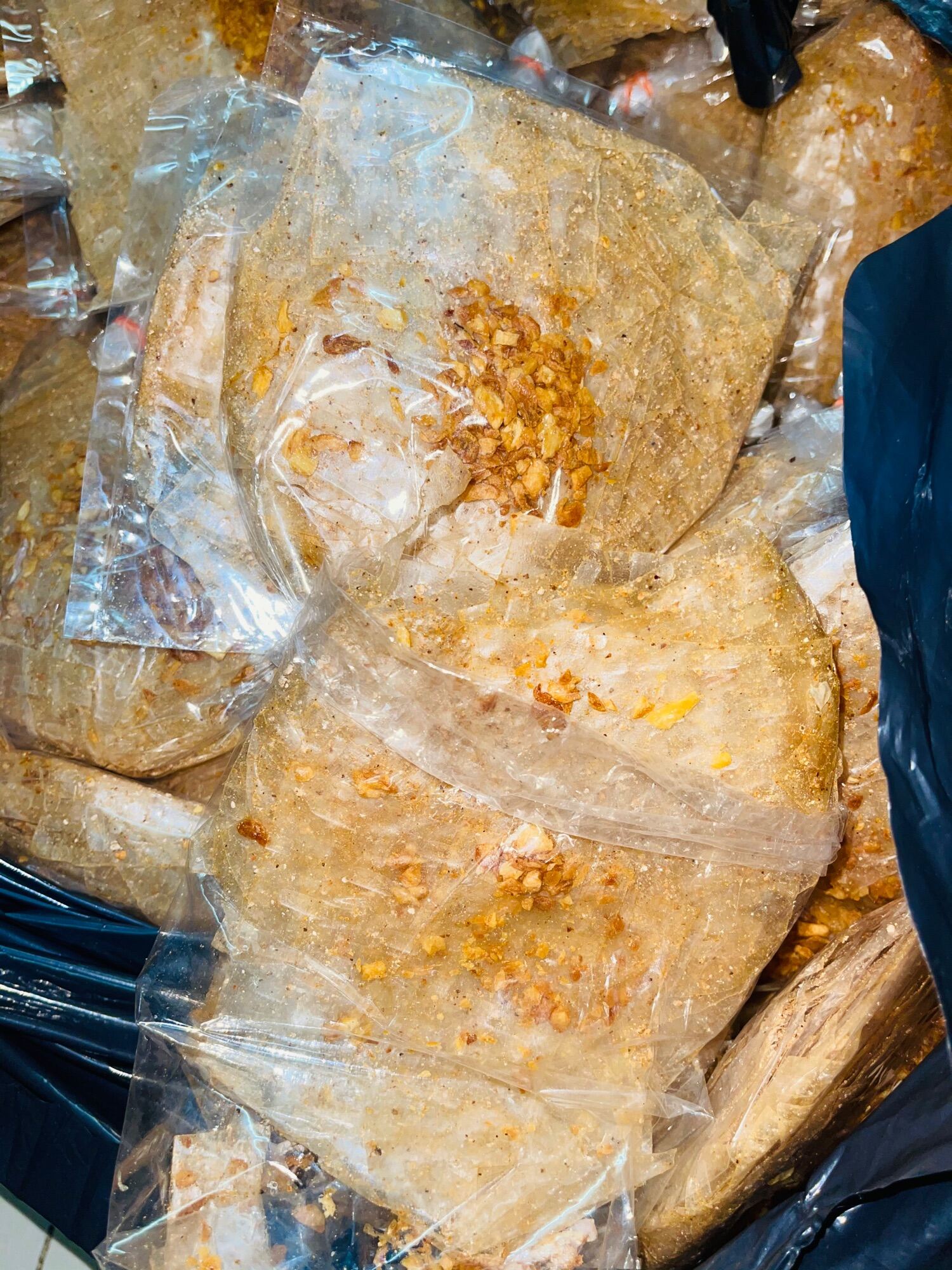 Bánh tráng muối tỏi xì ke siêu cay cực hot Sài Gòn