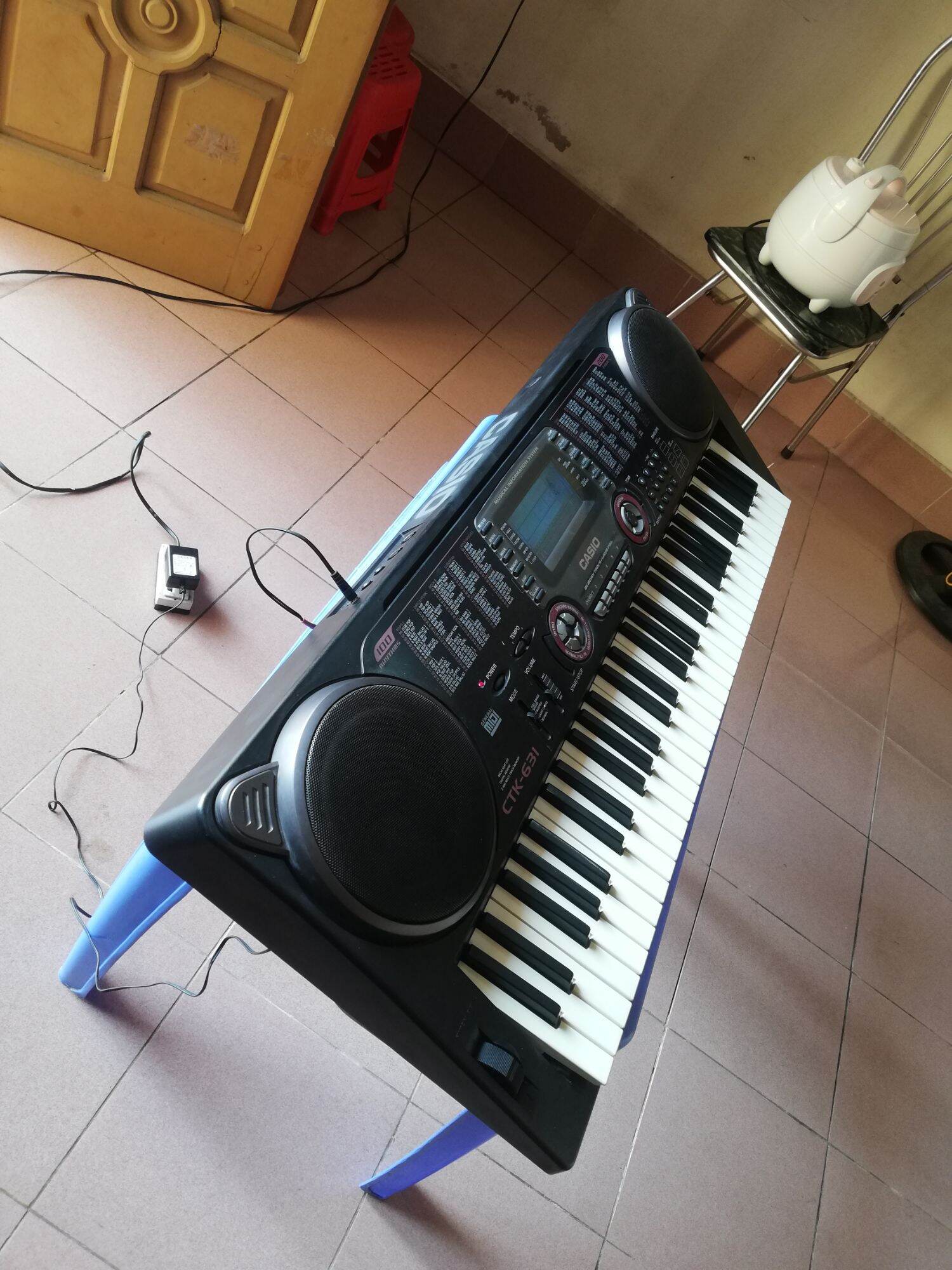 đàn organ Casio CTK 631