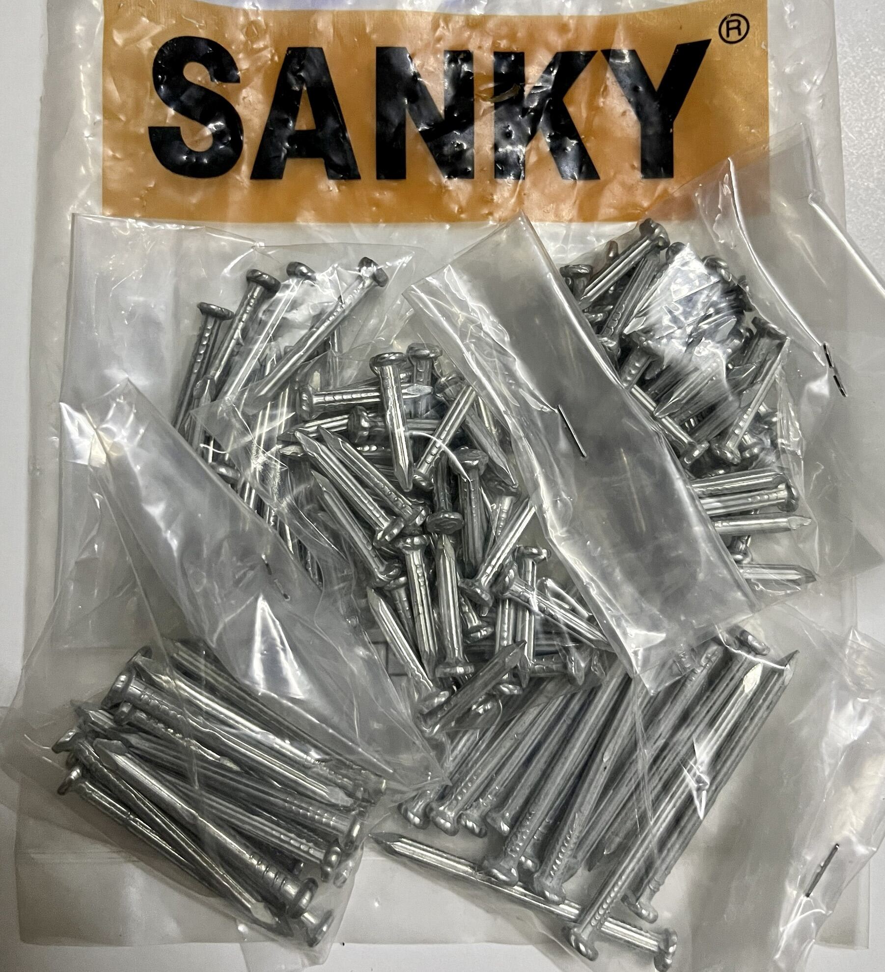 Đinh thép, Đinh bê tông, Đinh đóng tường hiệu Sanky nhiều kích cỡ (bán lẻ)