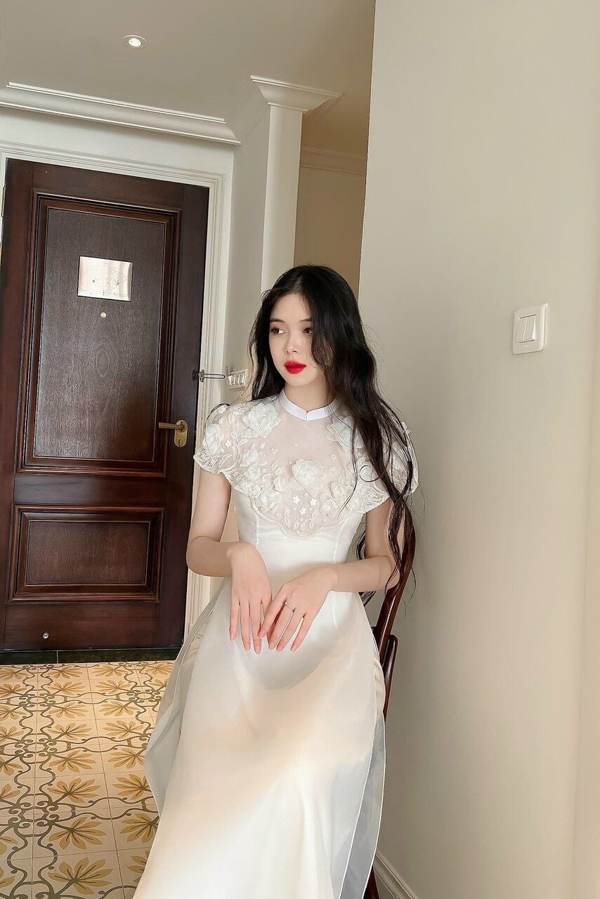 Set áo dài lụa thêu hoa tay cao cấp kèm quần lụa