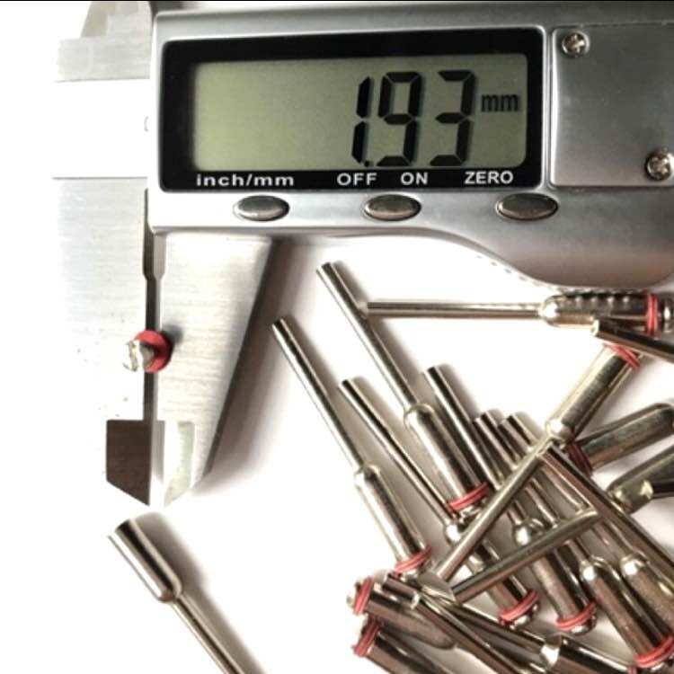Trục kẹp đĩa lỗ vít 2mm cán 2.35mm