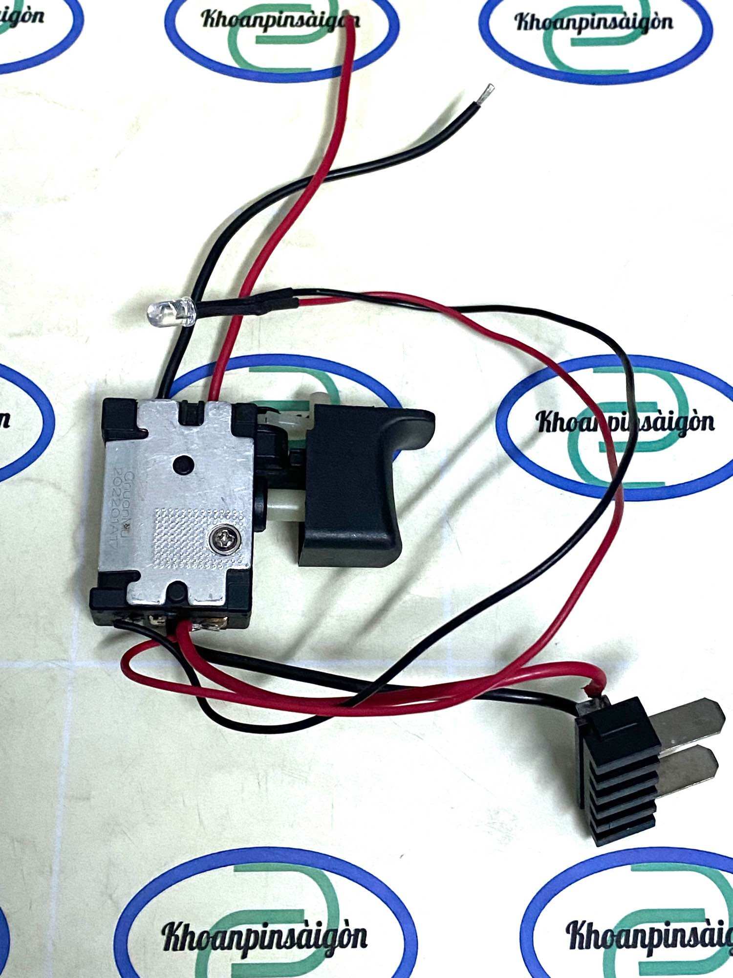 Cò máy khoan pin tàu có Than 7.2v- 18vol, dùng bulong Tàu, ozito…