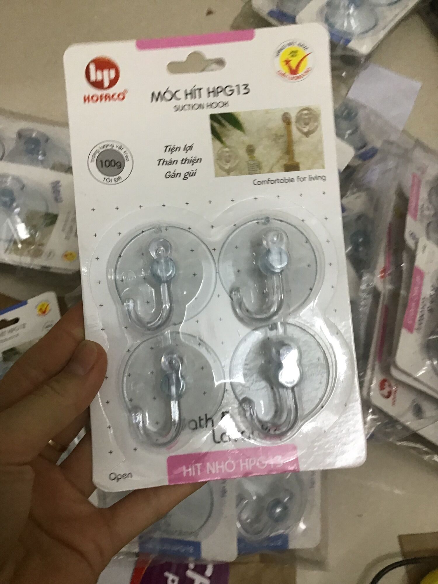 4 móc hít tường ,móc hít chân không cỡ 4cm
