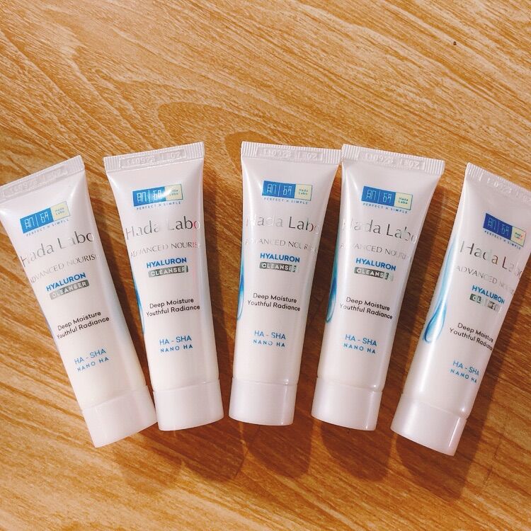 Sữa rửa mặt Hadalabo dưỡng ẩm tuýp dùng thử 20g