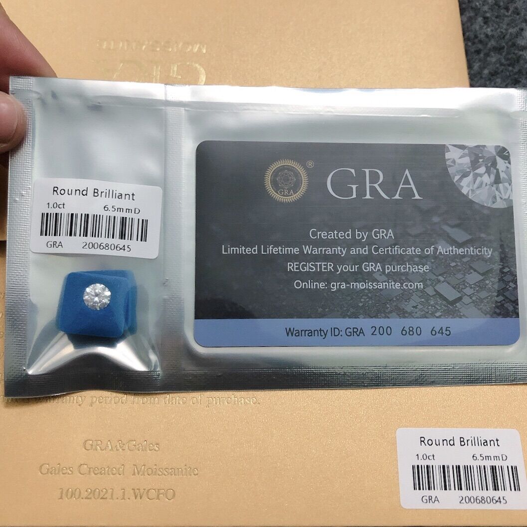 Kim cương Moissanite nước D, có giấy chứng thư kiểm định quốc tế GRA, có 4 màu Trắng, Xanh, Vàng, Đỏ [Size 6.5ly]