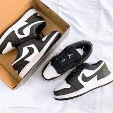 Giày thể thao, giày snearker JORDAN đen trắng thấp cổ