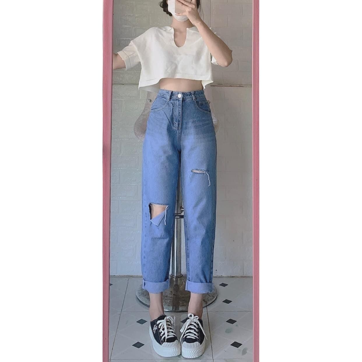 Set baggy jeans rách pt l + croptop cổ bẻ trơn