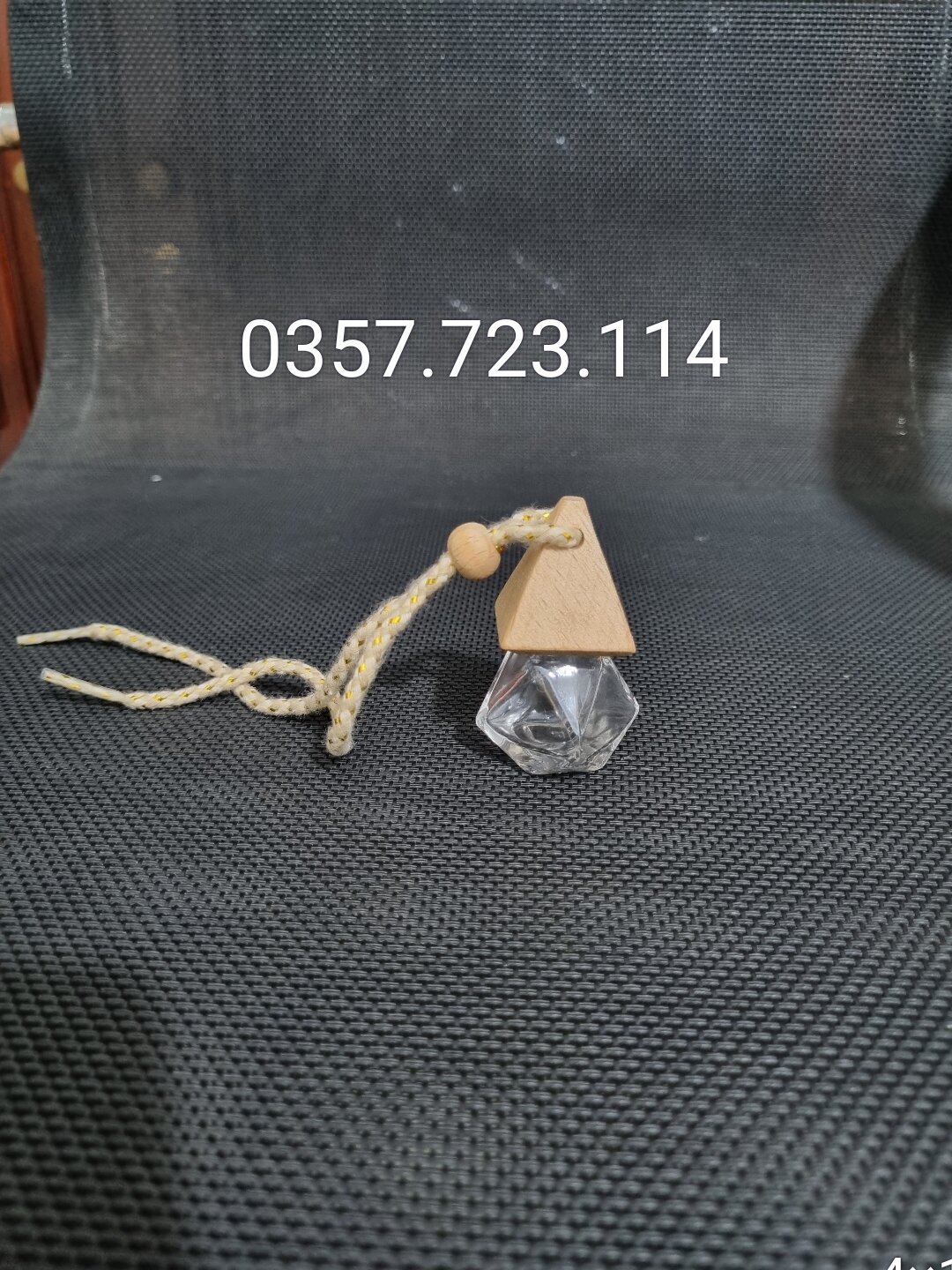 Vỏ chai lục giác thủy tinh đựng tinh dầu treo xe 8 ml