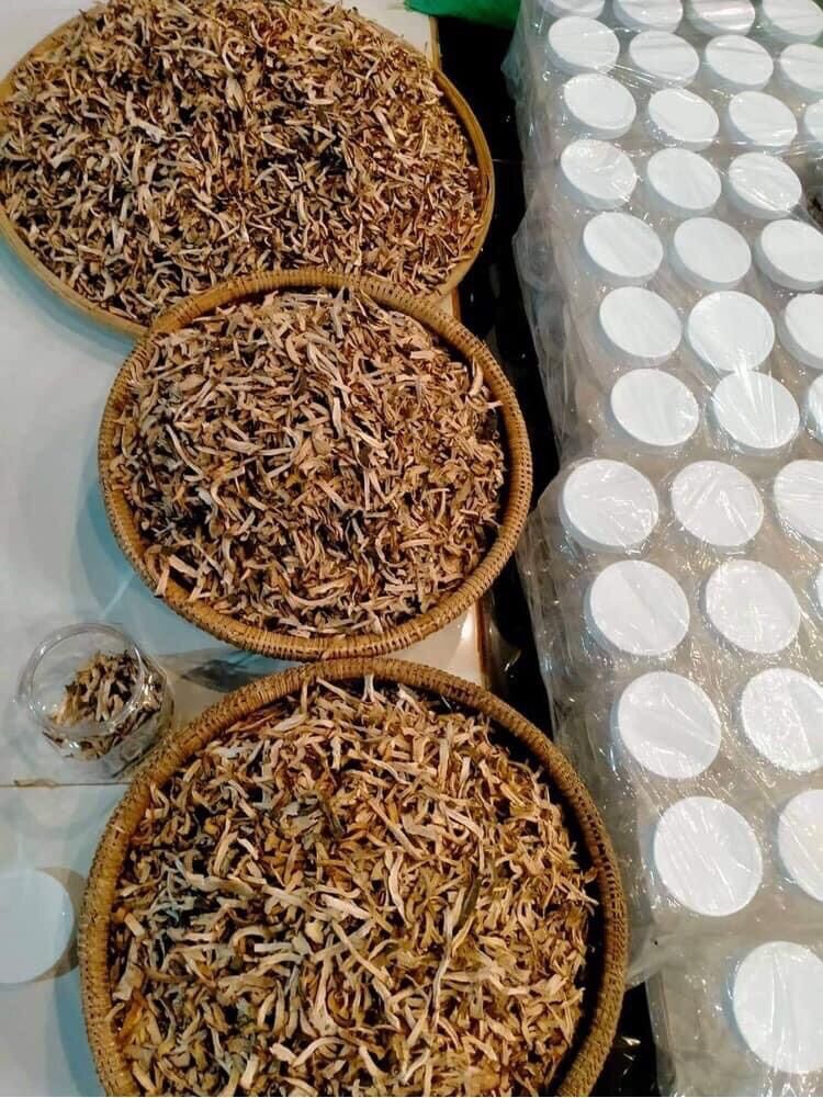 Trà mãng cầu gai