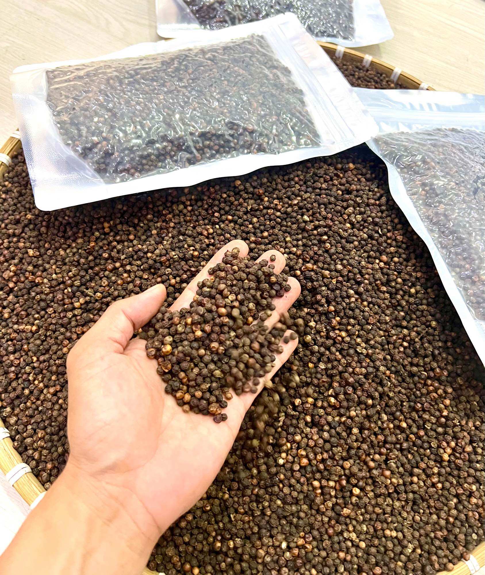 TIÊU ĐEN Nhà làm,Tiêu sạch 200g, Tiêu Đak Lak.