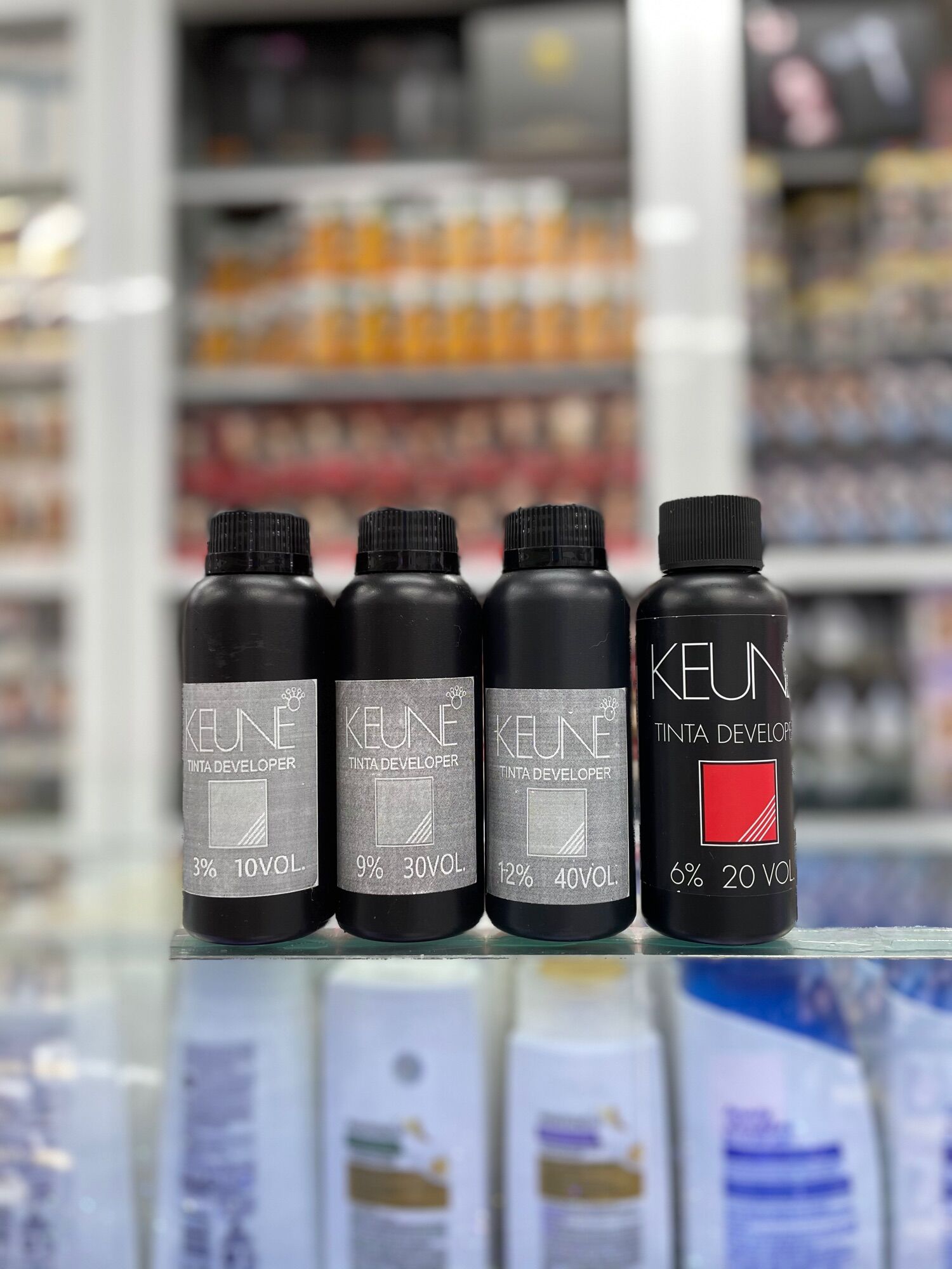 [CHÍNH HÃNG]Oxy Nhuộm Tóc Keune suôn mượt,không gây khô tóc giúp nâng màu tóc hiệu quả ( Oxy Hair Dye KEUNE)