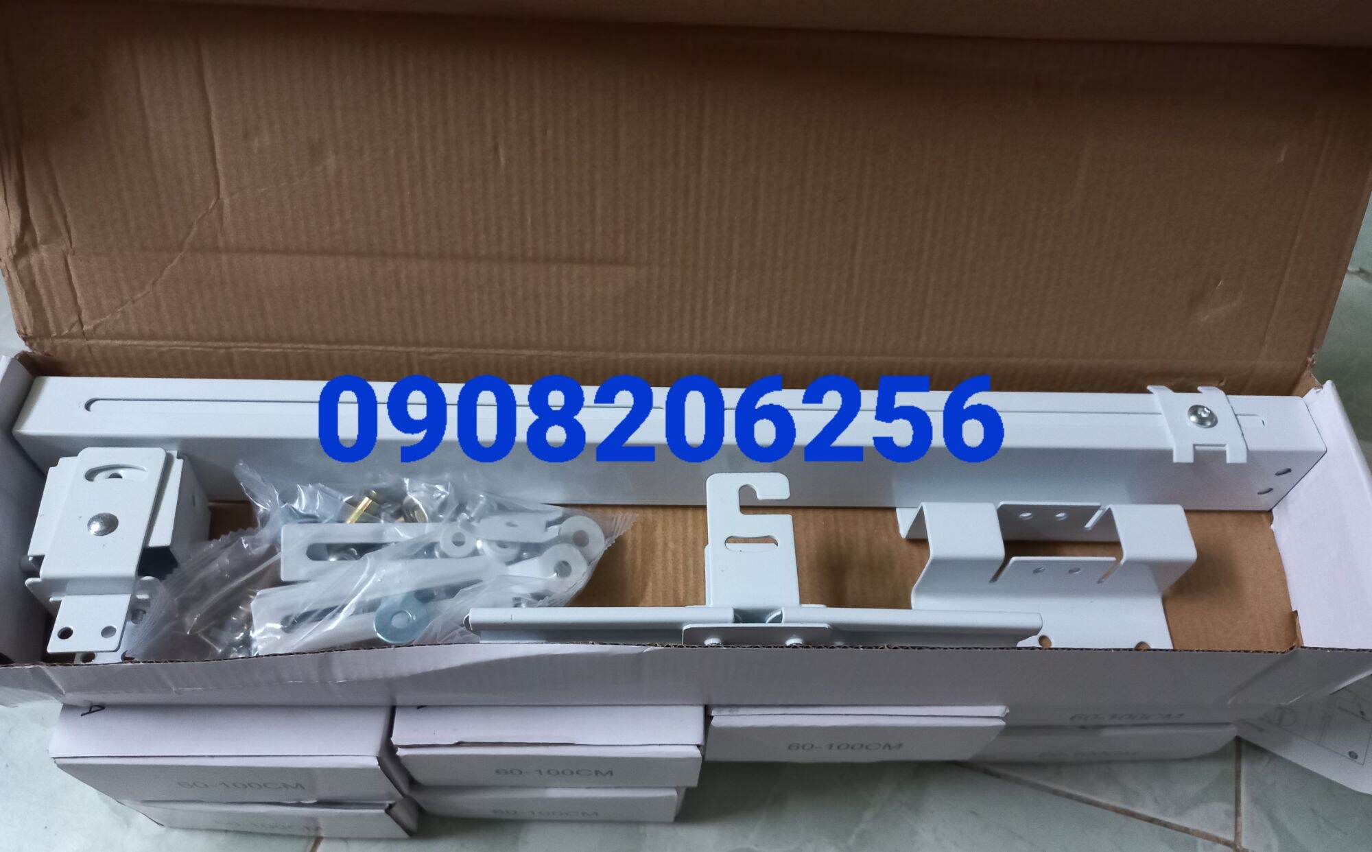 giá treo máy chiếu 1m1