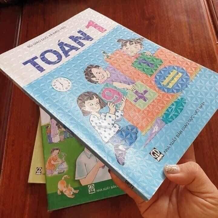 Set 3 tệp Bọc sách vở cho bé kèm nhãn tên -dcan bọc sách vở- nilon bọc sách vở