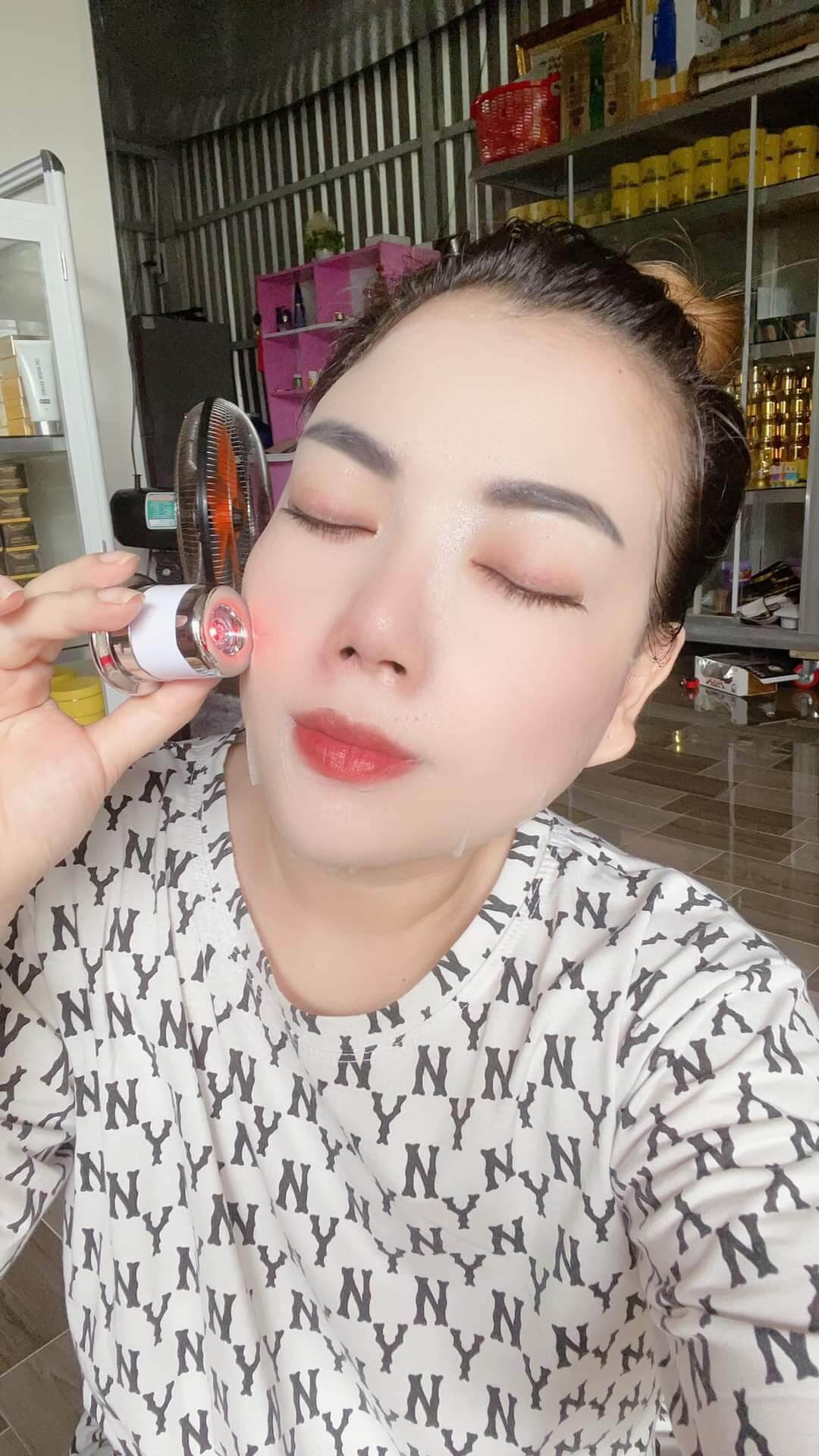 kem face dưỡng căng bóng da.