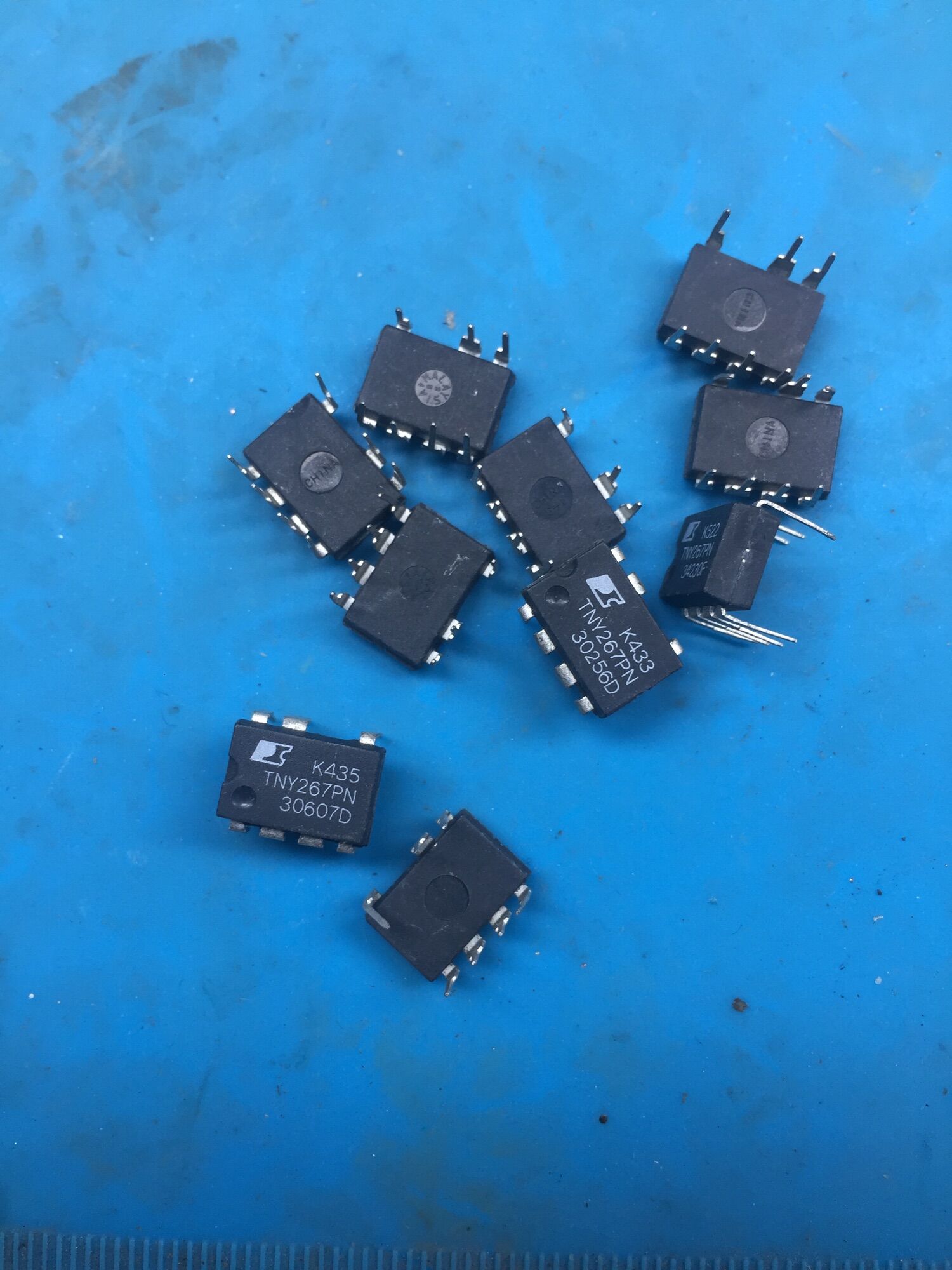 ic nguồn TNY267PN