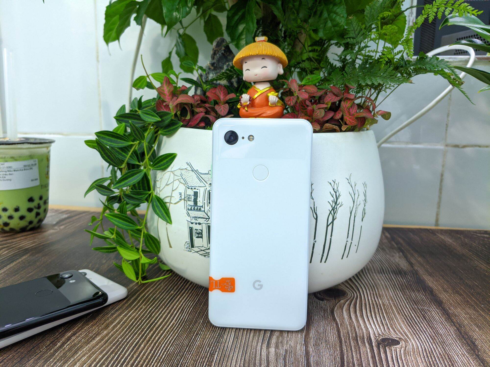 Điện thoại GOOGLE PIXEL 3 nhỏ gọn, máy phụ cực chất