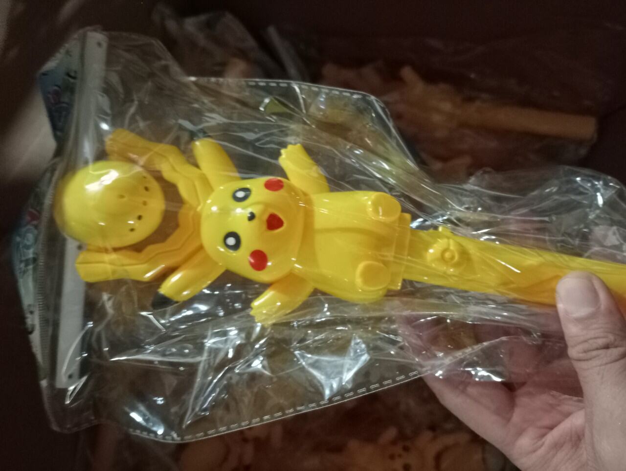 Đồ chơi cây quay chong chóng Pikachu có nhạc và đèn (tặng kèm pin)