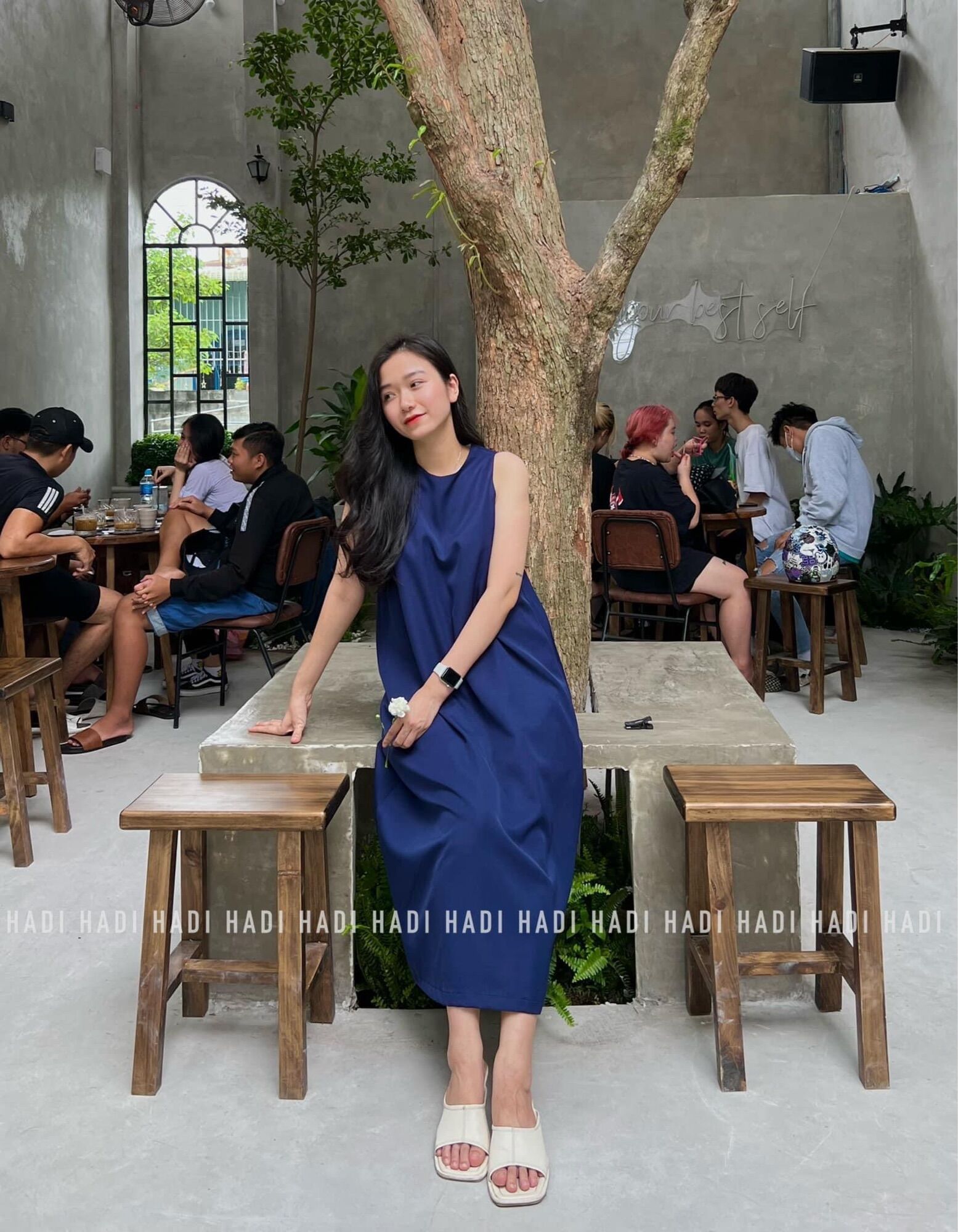 Đầm suông sát nách vải lụa dáng middi - Bee