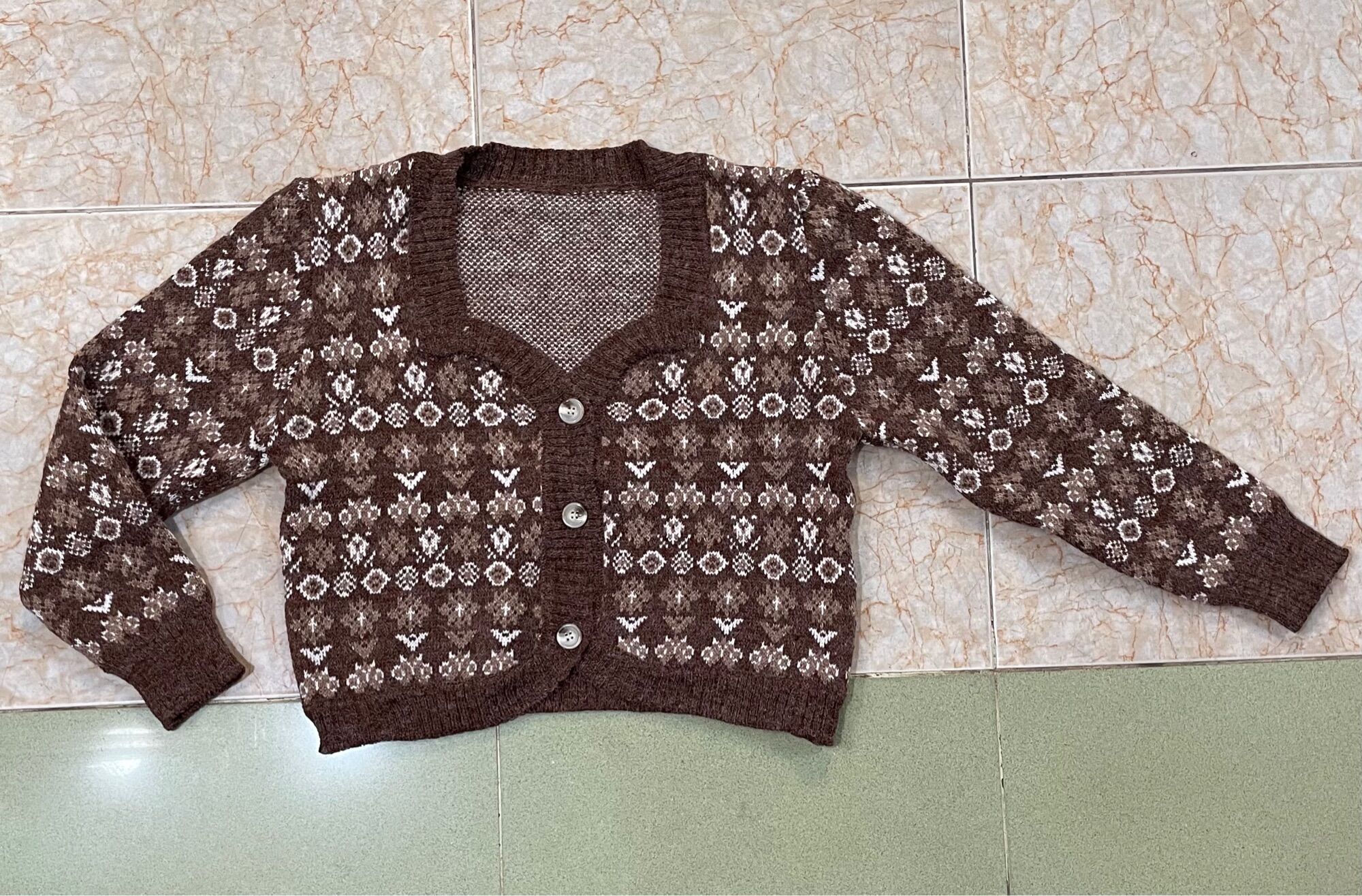 Áo URBAN Auth Tuồn Hoạ Tiết Nâu Size S-M ( Có Sẵn )
