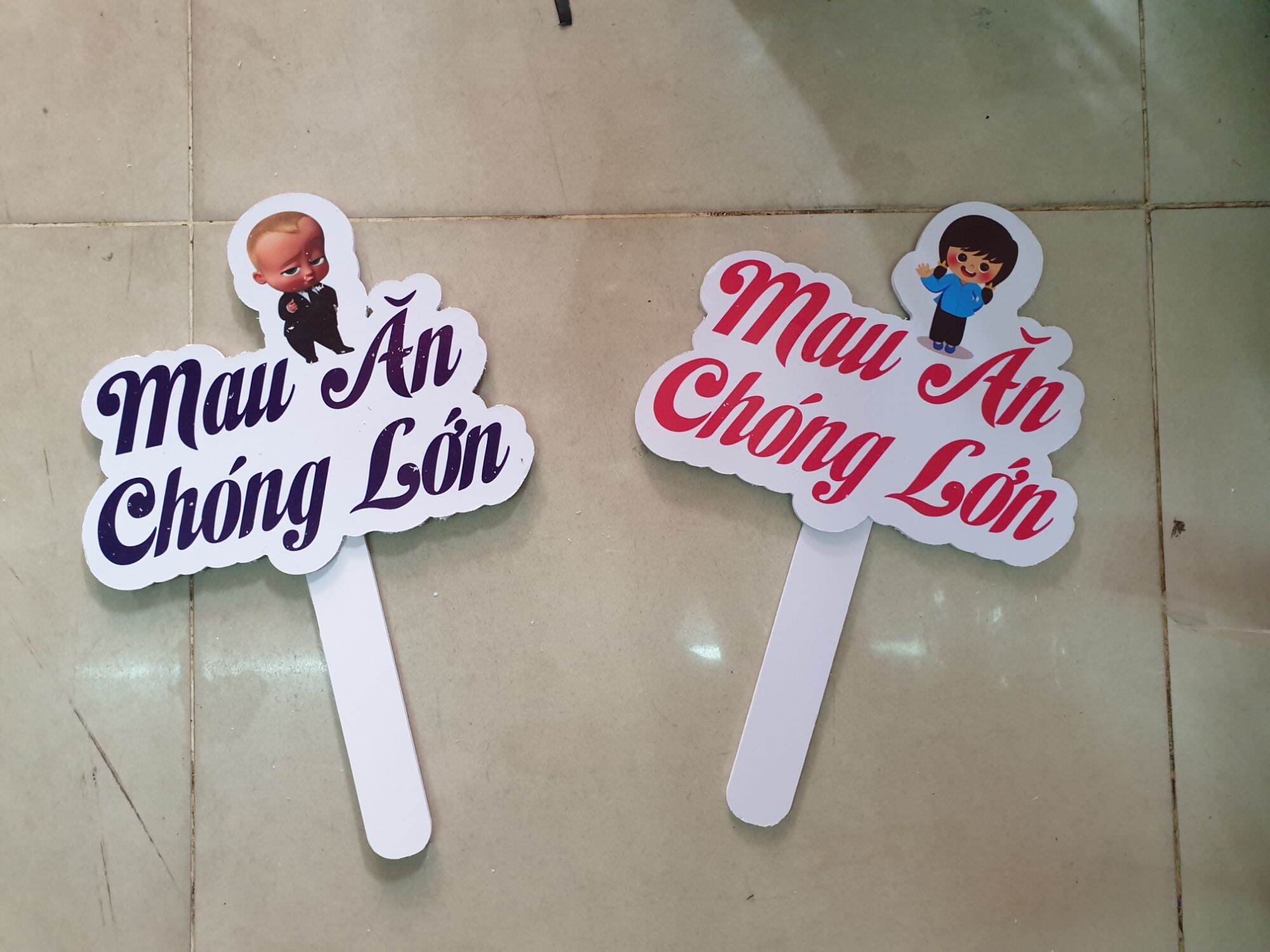 Hashtag Cầm Tay Chụp Hình Sinh Nhật
