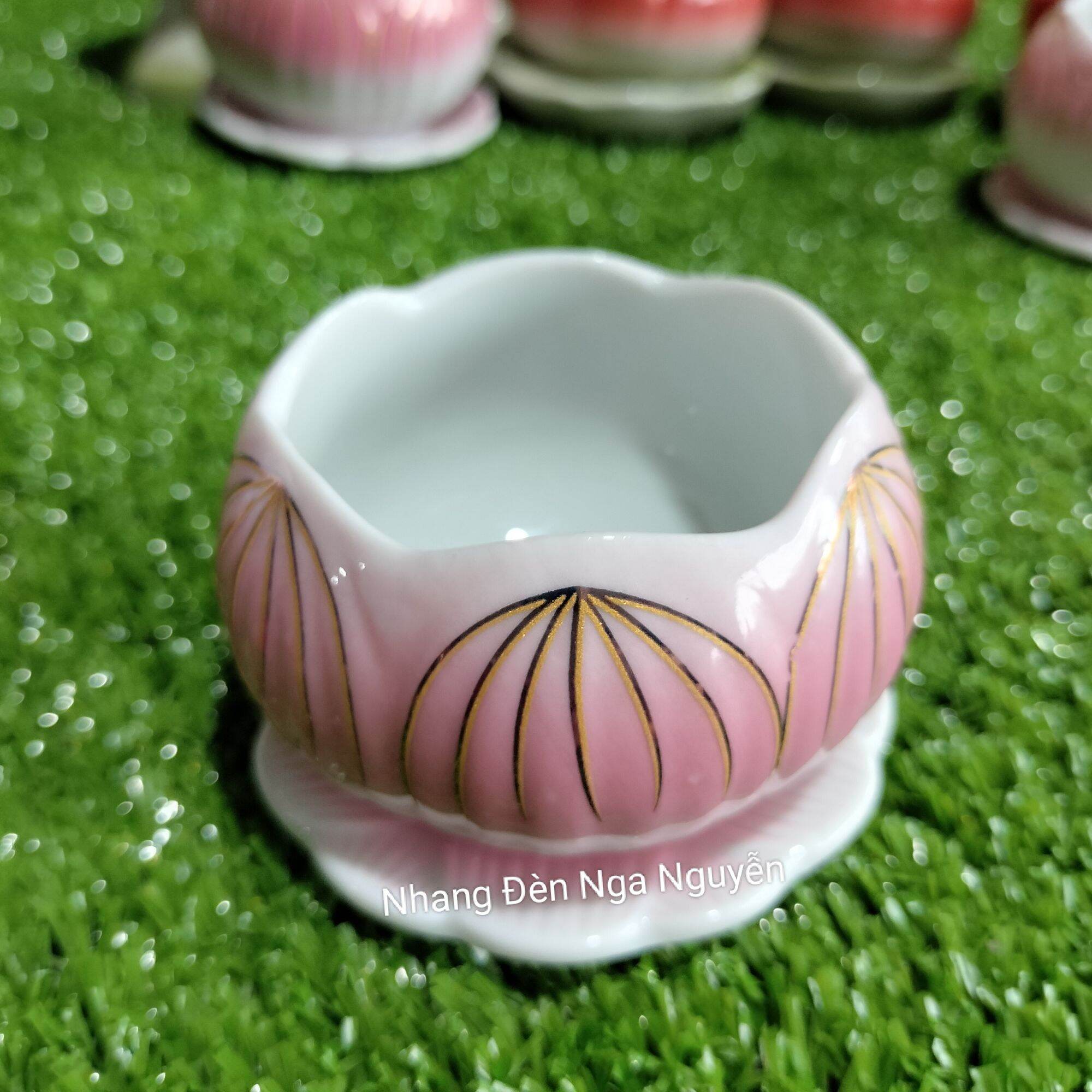 Chân đế nến hoa sen gốm sứ/Chân đèn cầy đựng nến Tealight