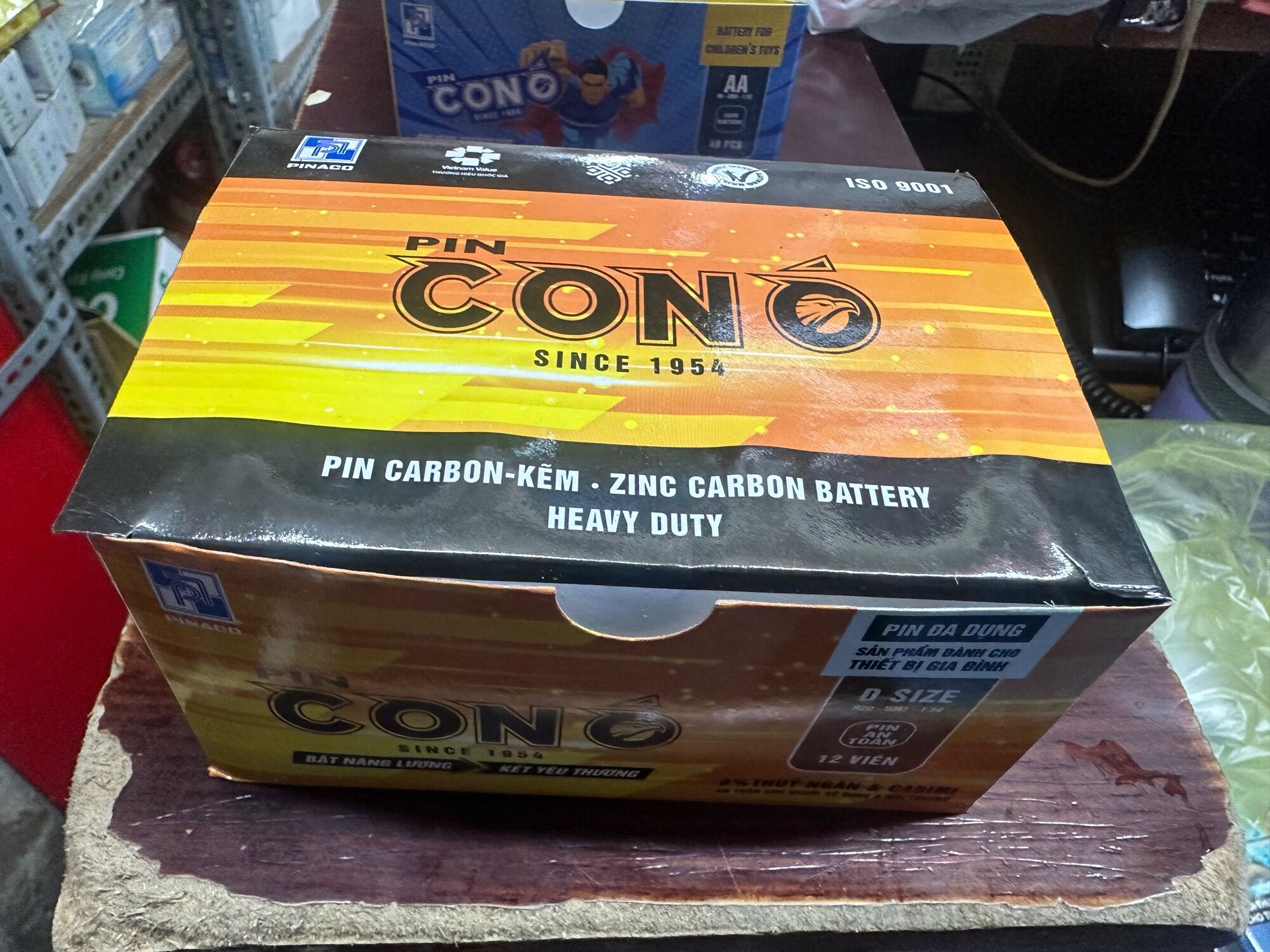 Pin con ó đại vàng hộp 12 viên pinaco