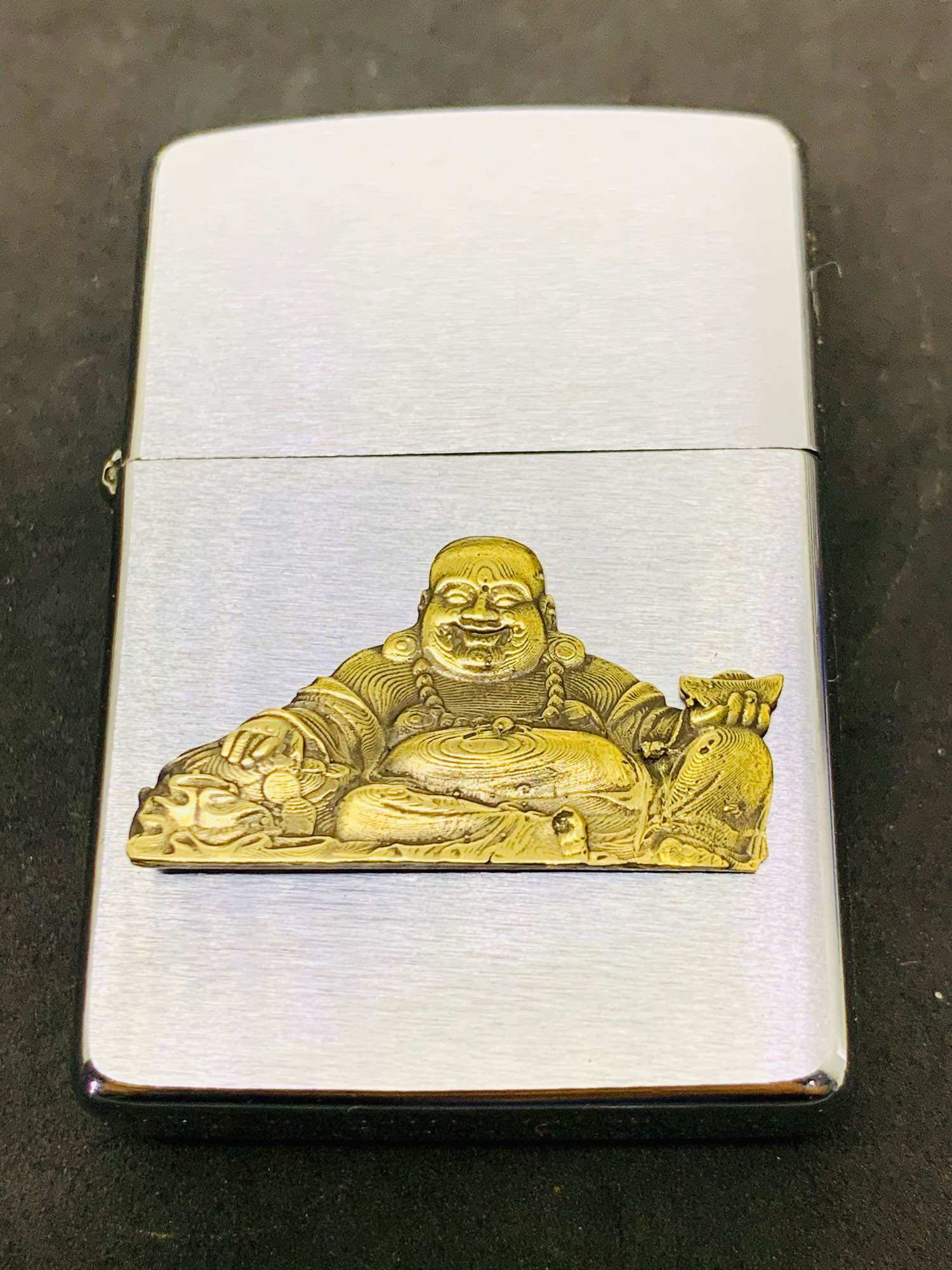 Emblem Di Lặc dán zippo