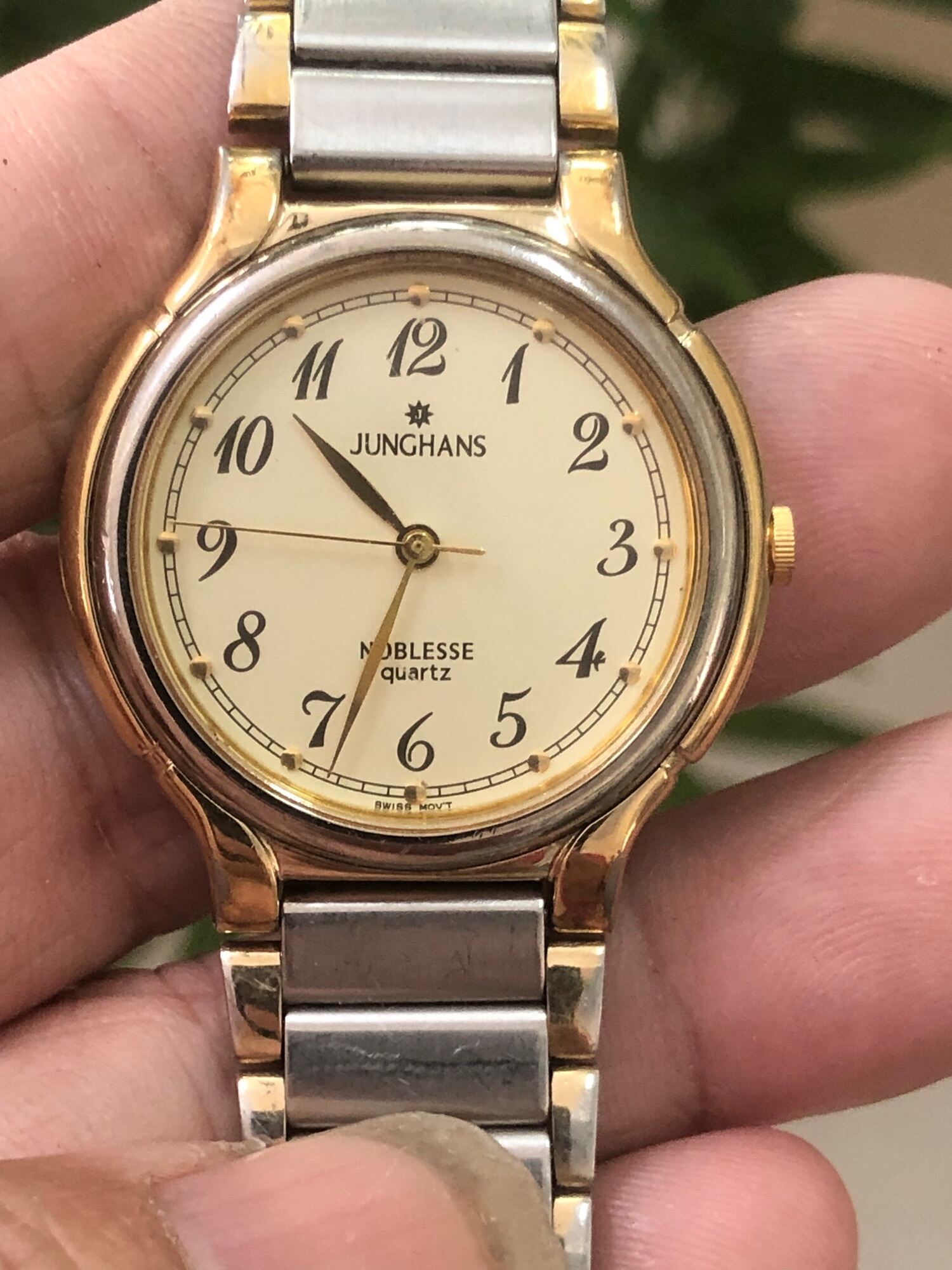 Đồng hồ nữ Thụy sĩ hiệu junghans size to thumbnail