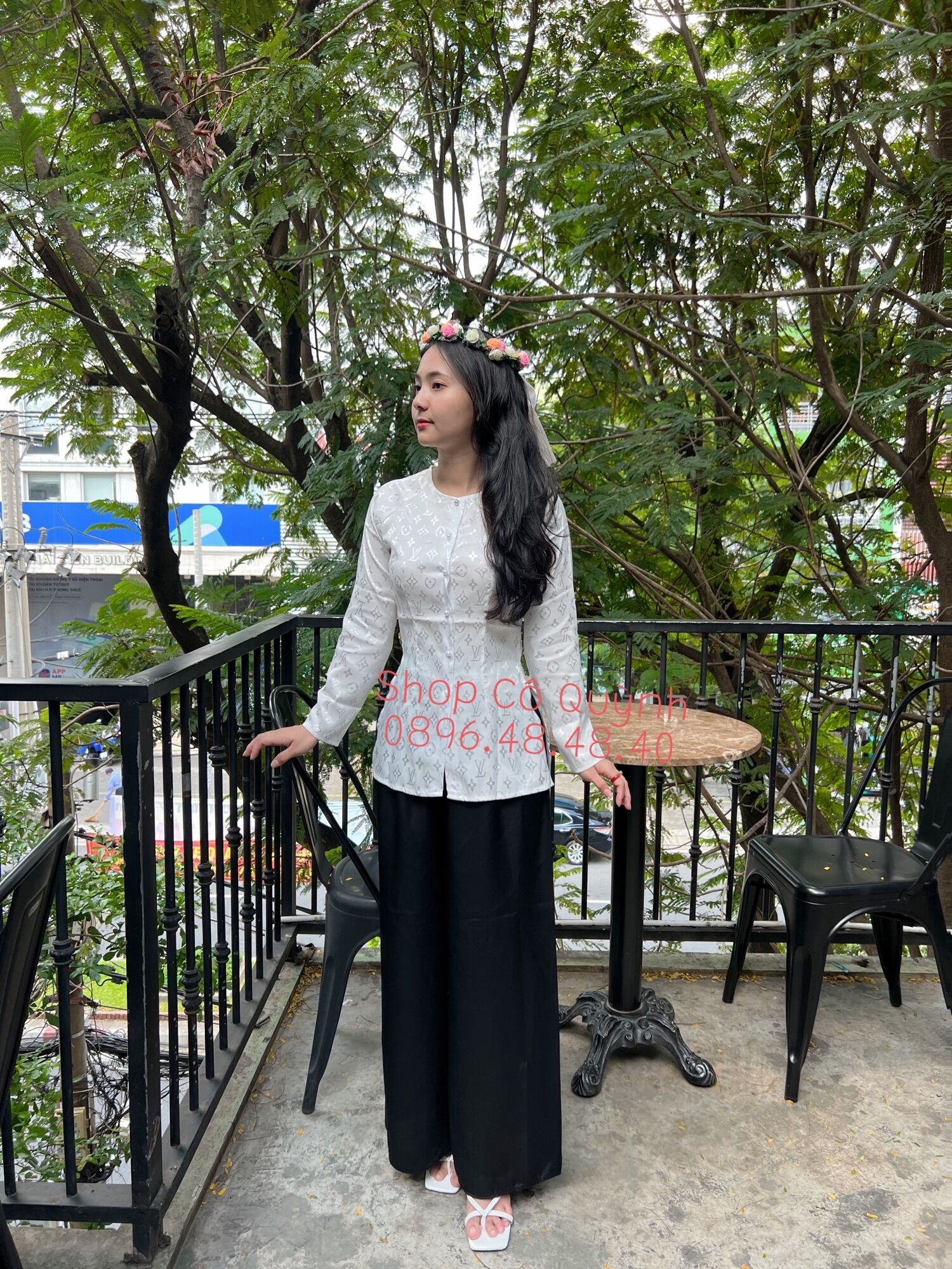 BỘ BÀ BA GẤM CHỮ NỔI L—V