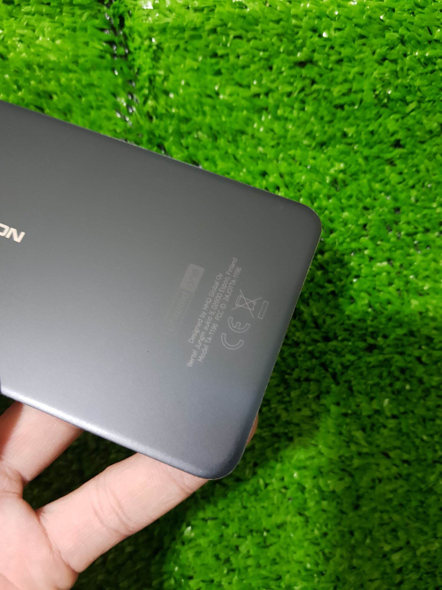 Nắp lưng zin bóc máy nokia 7.2 màu đen còn đẹp