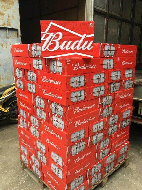 Bia Budweiser lon 330ml. Date 11/2021