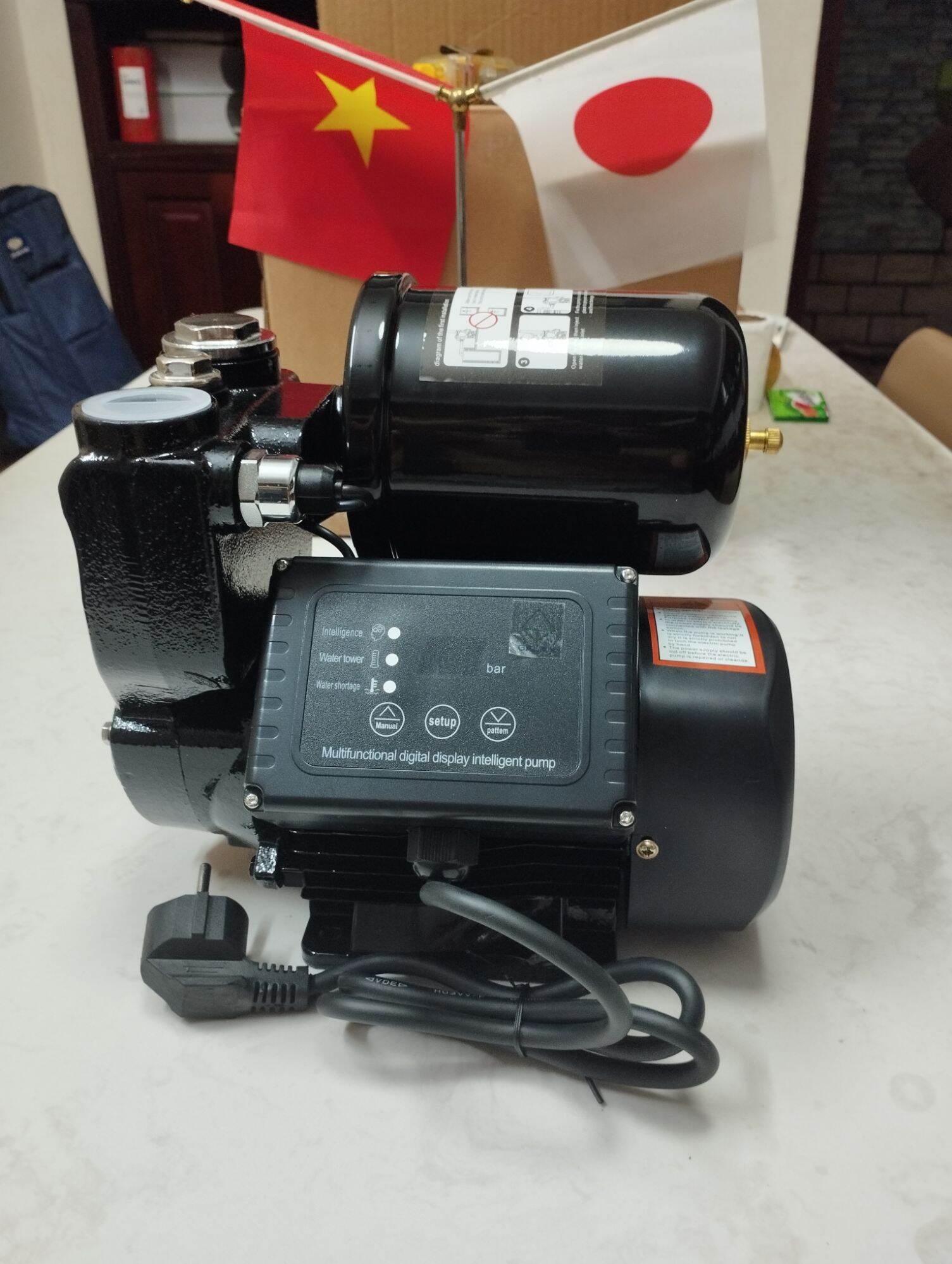Máy bơm tăng áp điện tử nước nóng/lạnh gme200 - 200w