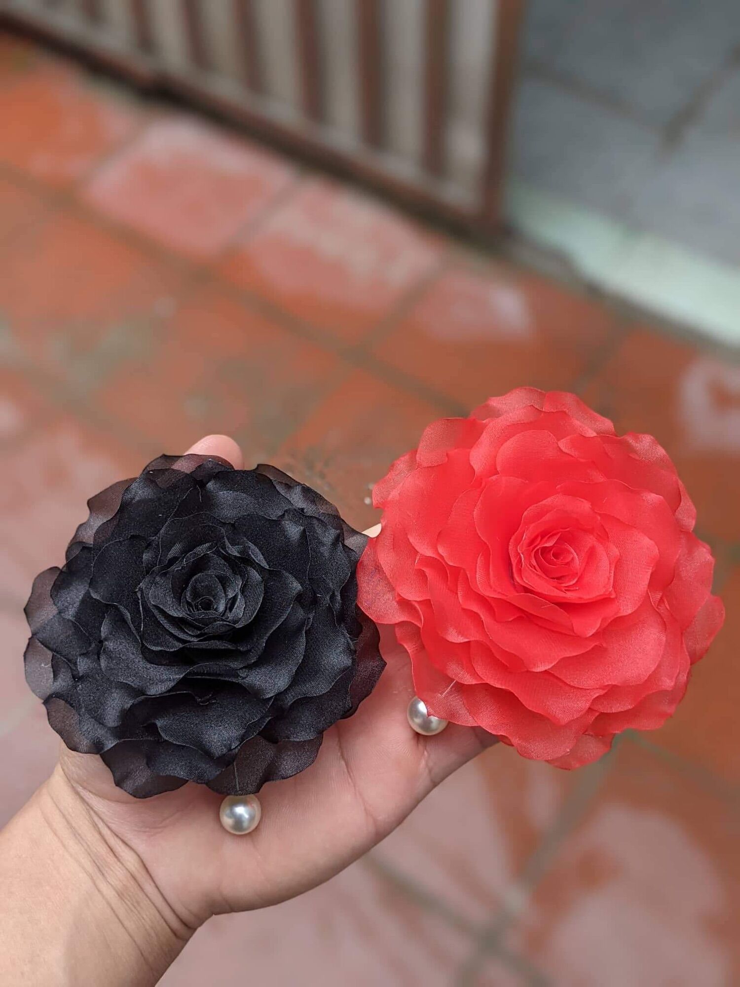 Cài áo hoa trà - vải voan