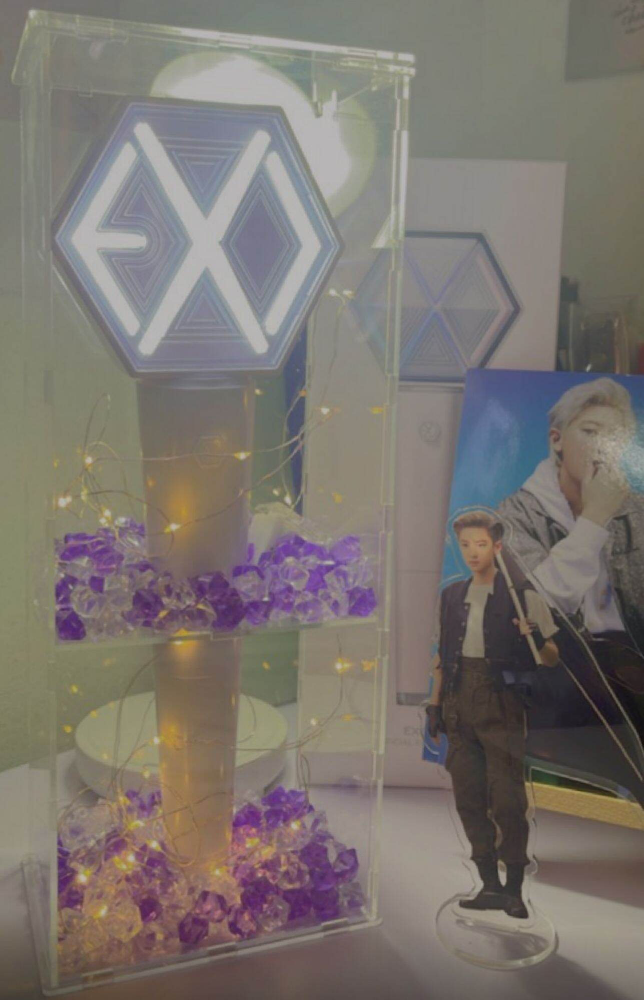 Hộp mica trưng bày, hộp Lightstick - không cần dán keo. Không kèm Lightstick đâu ạ