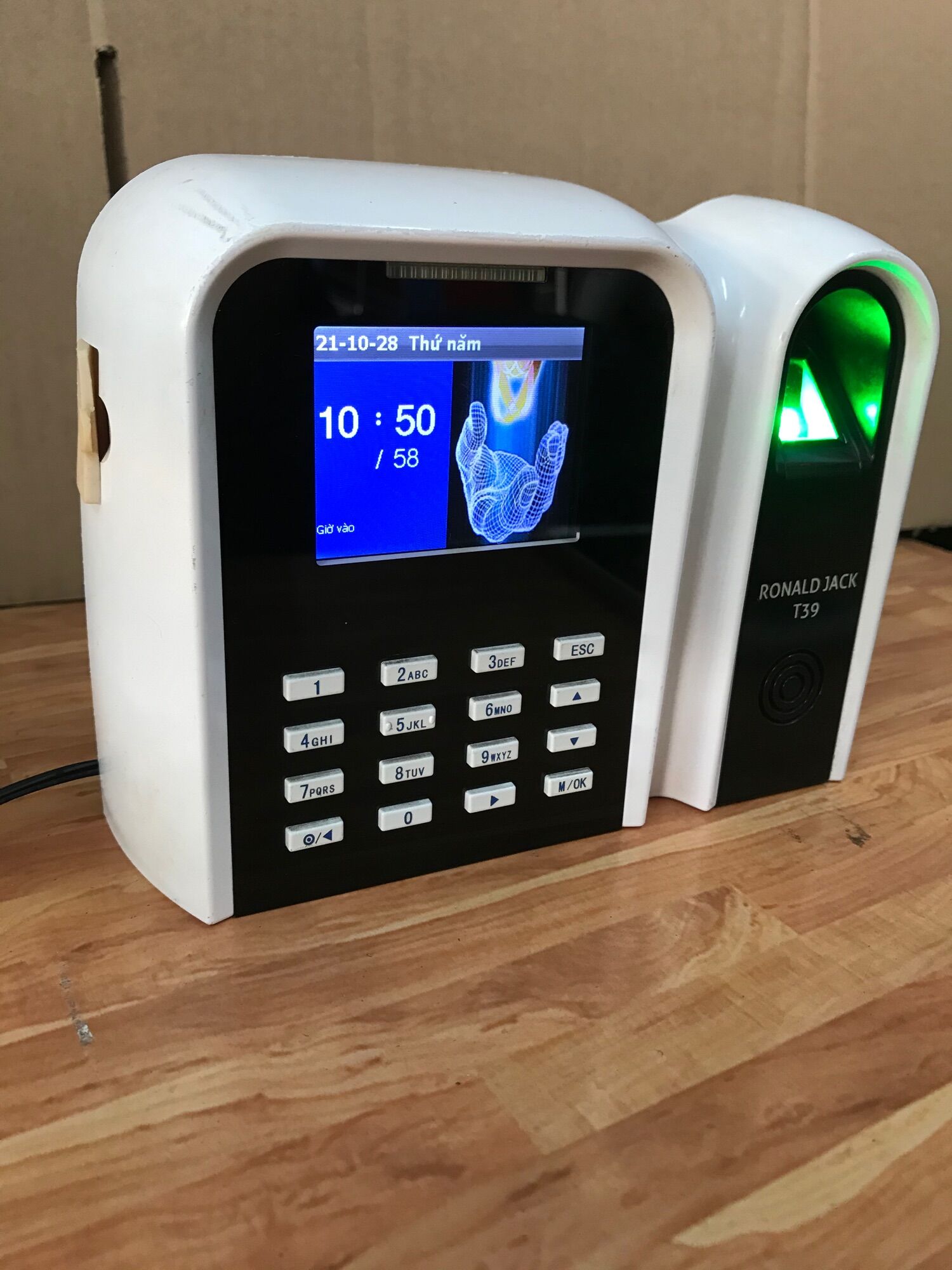 Máy chấm công RONAL JACK