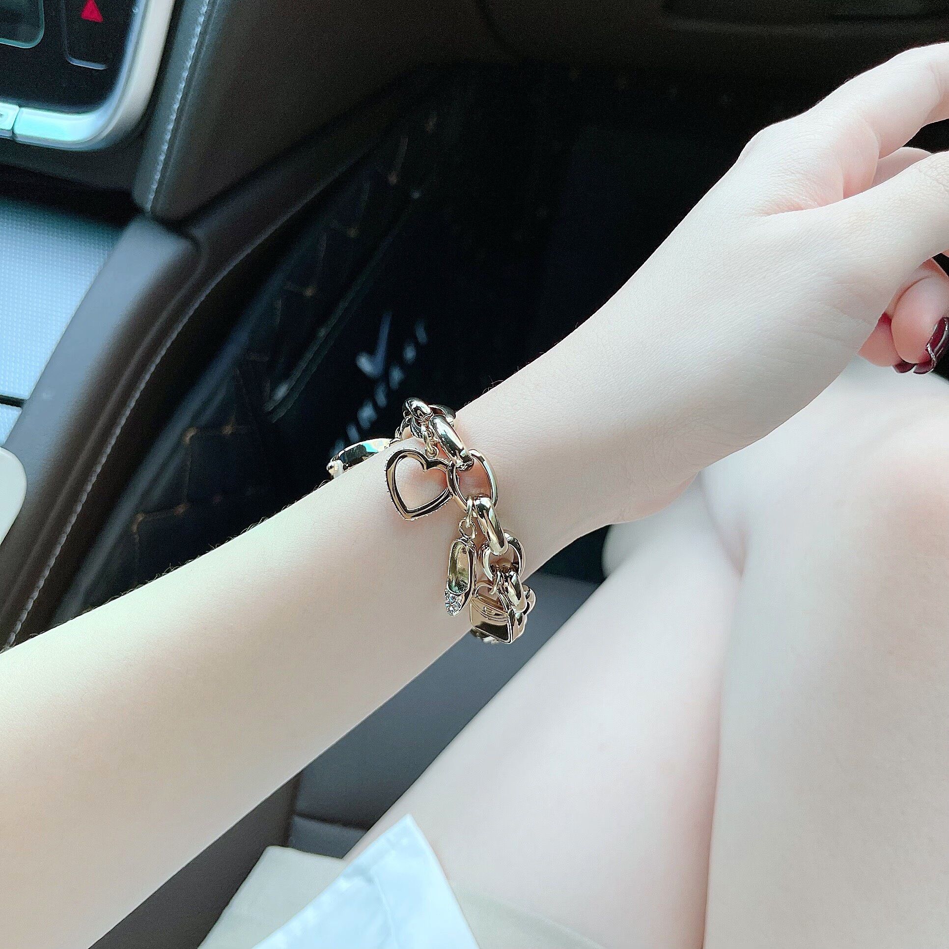Đồng Hồ Nữ Anne Klein Dạng Lắc