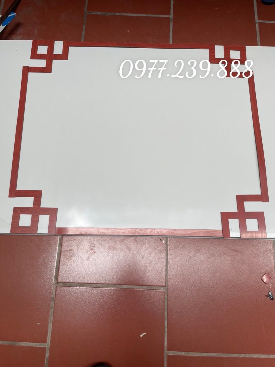 Viền trang trí bàn thờ bằng alu