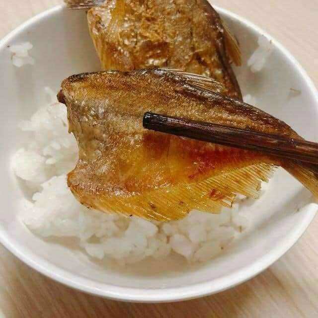 Khô cá sặc ruộng. 100k/500g.