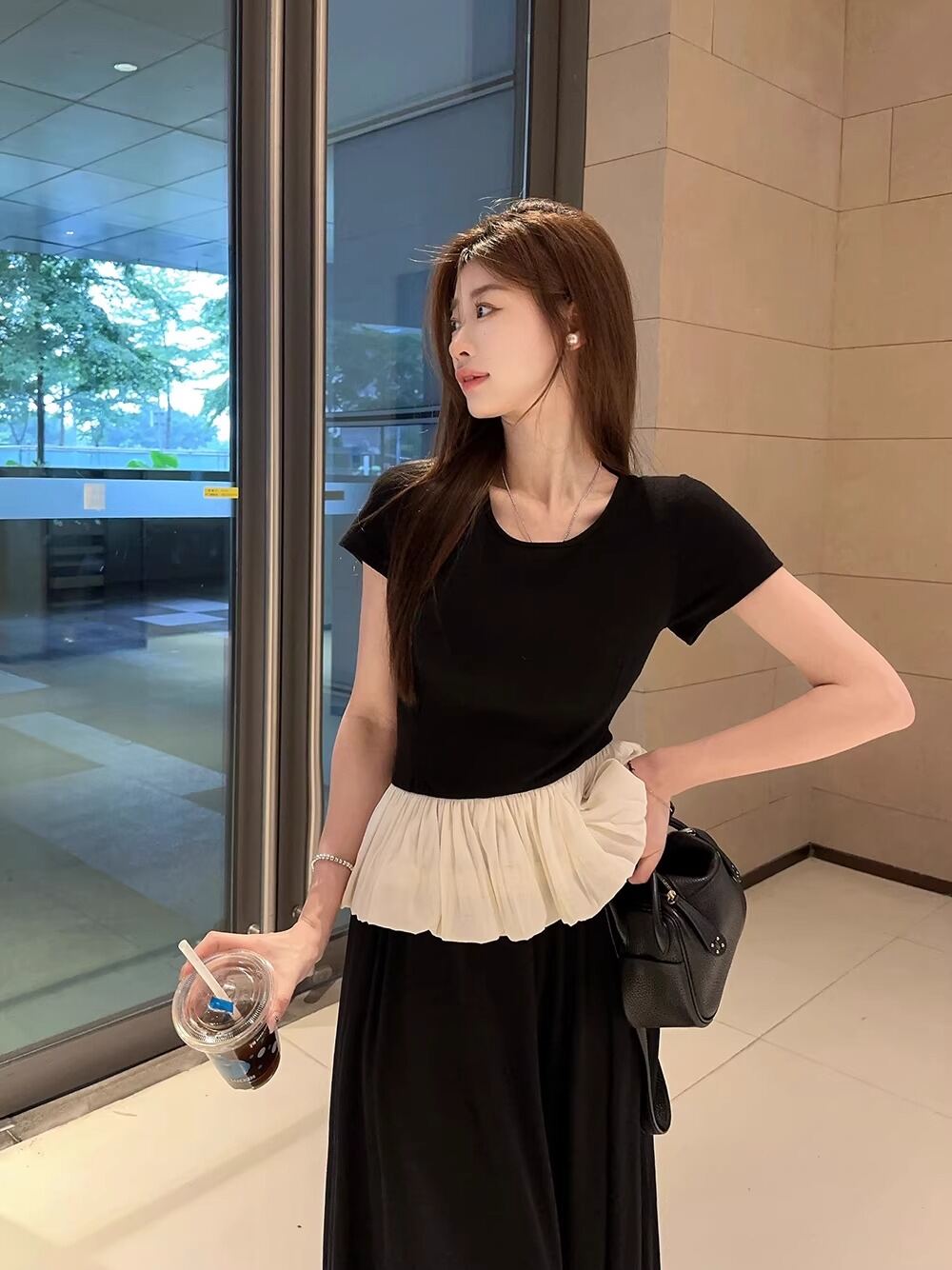 Phong Cách Pháp Áo Thun Vai Khối Màu Ghép Nối Nữ Mùa Hè Ôm Vừa Vặn Áo Thun Ngắn Tay Đặc Biệt Đẹp Mắt