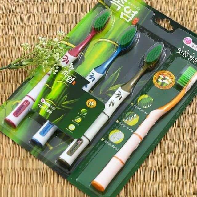 VỈ 4 CÁI BÀN CHẢI ĐÁNH RĂNG MUỐI TRE HQ