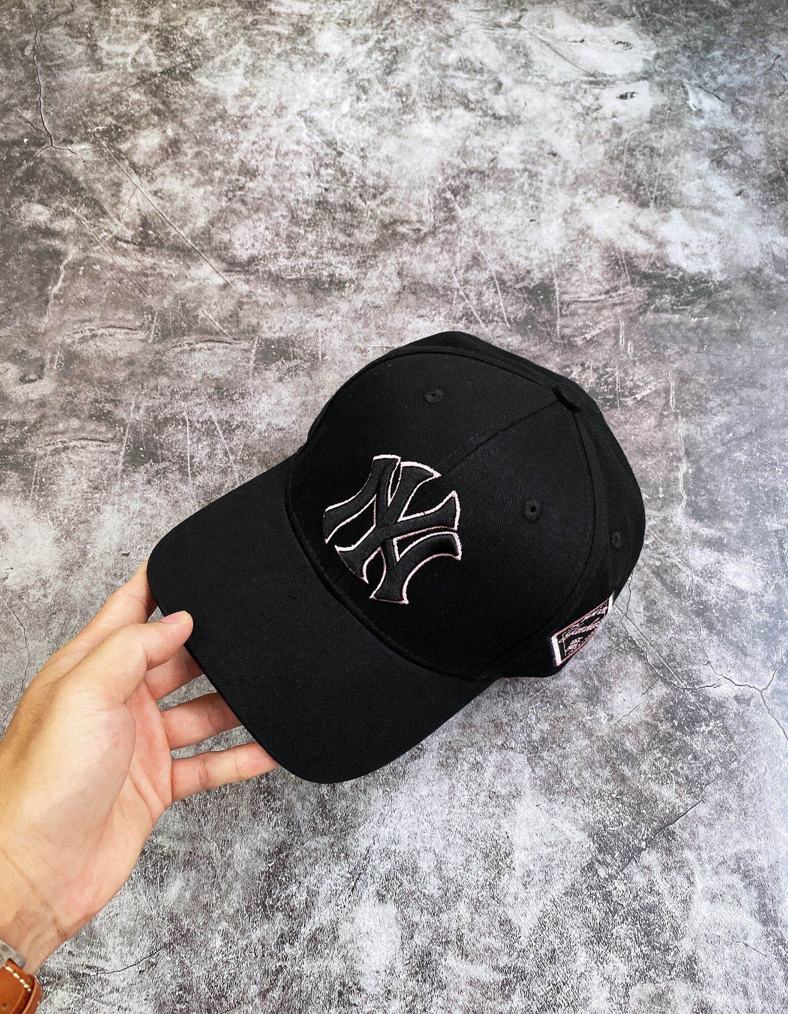MŨ LƯỠI TRAI MLB ĐEN LOGO NY VIỀN HỒNG