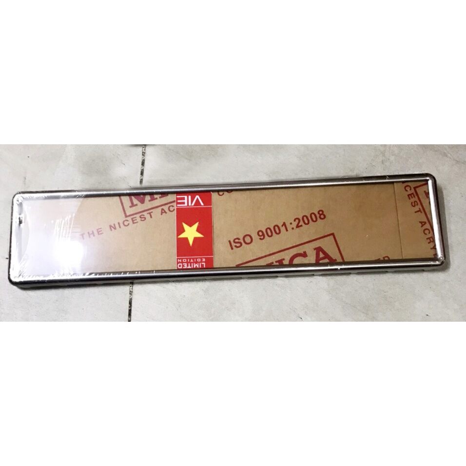 Khung biển số ôtô mẫu mới có cờ biển dài