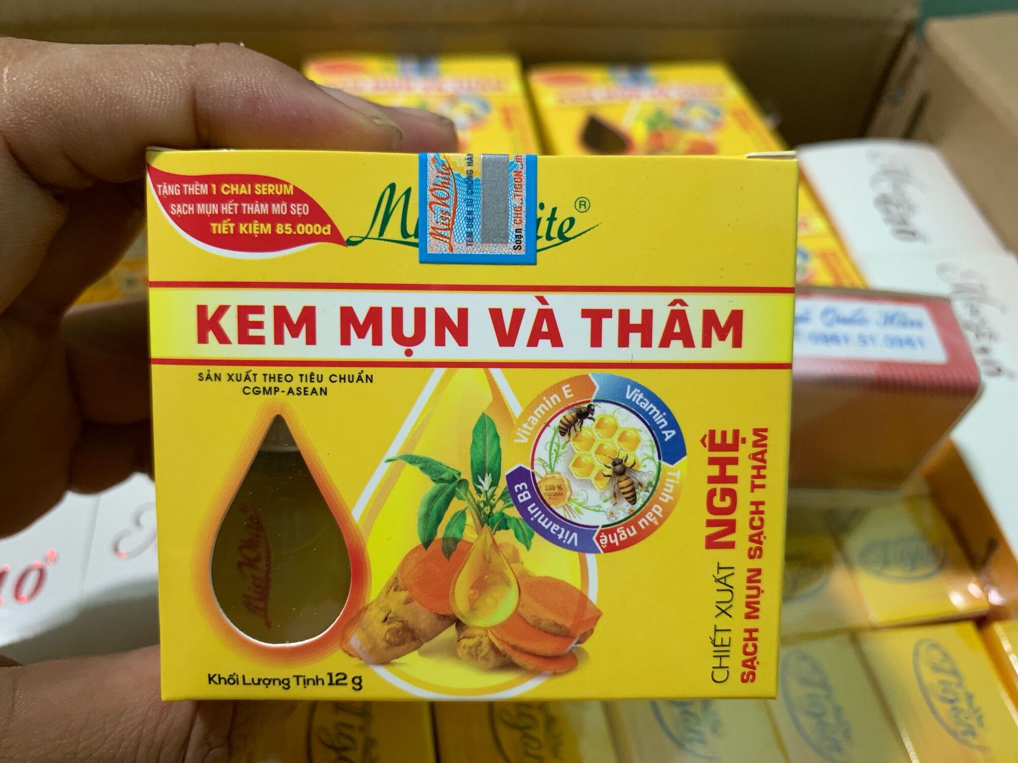 Kem mụn và thâm