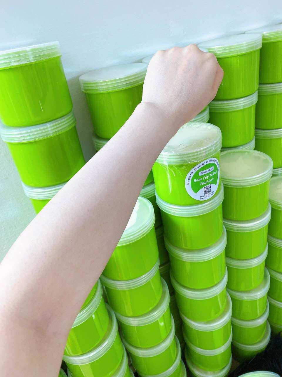 500gr Kem Body Tẩy Thái Lan ( tặng tắm trắng )