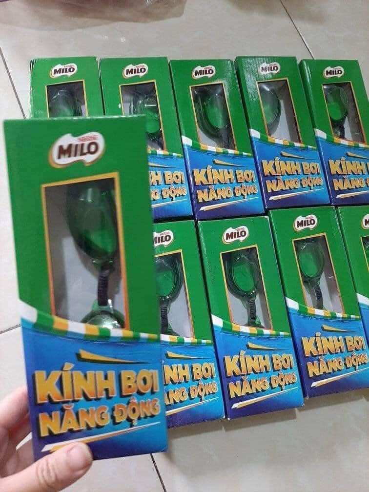 Kính bơi cho bé