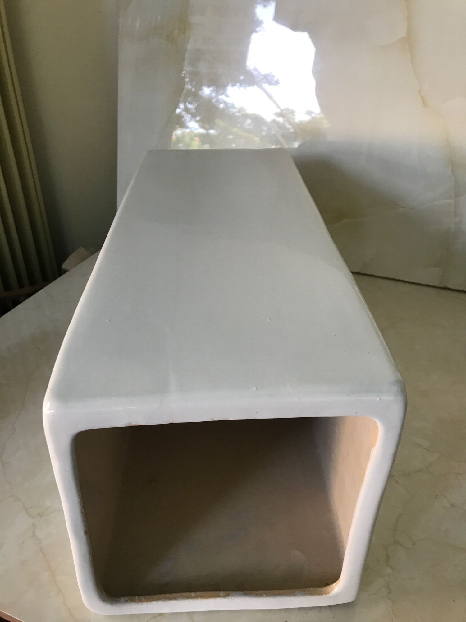 Chậu sứ vuông cao.