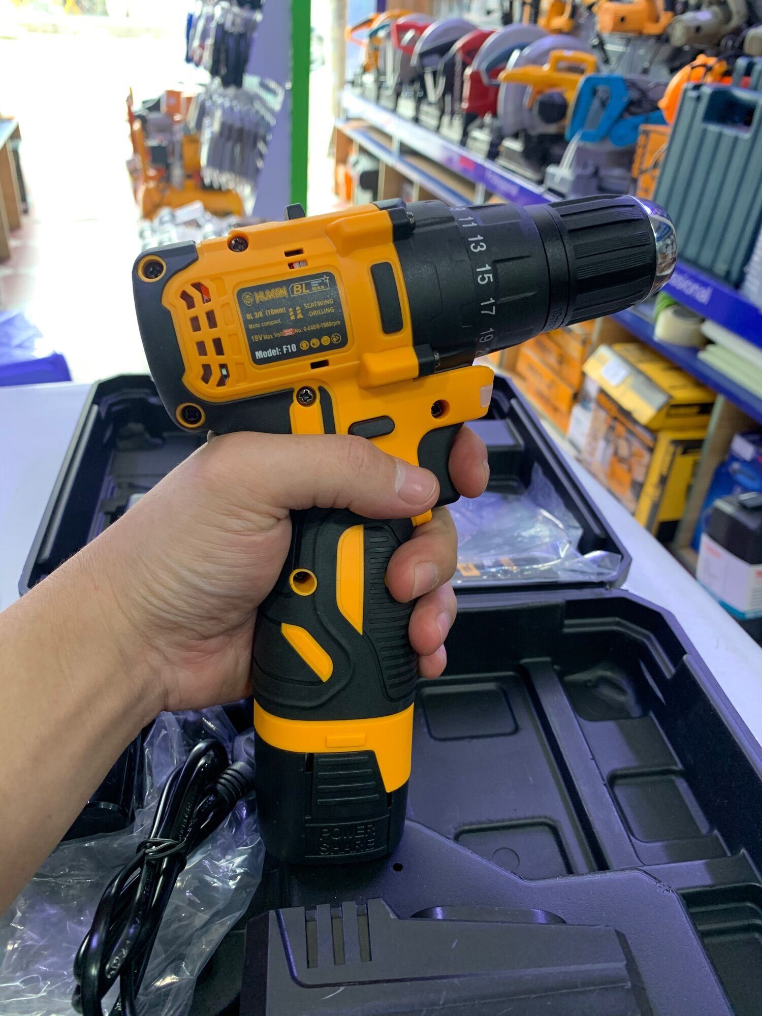 Máy khoan pin - 10mm Hukan F10