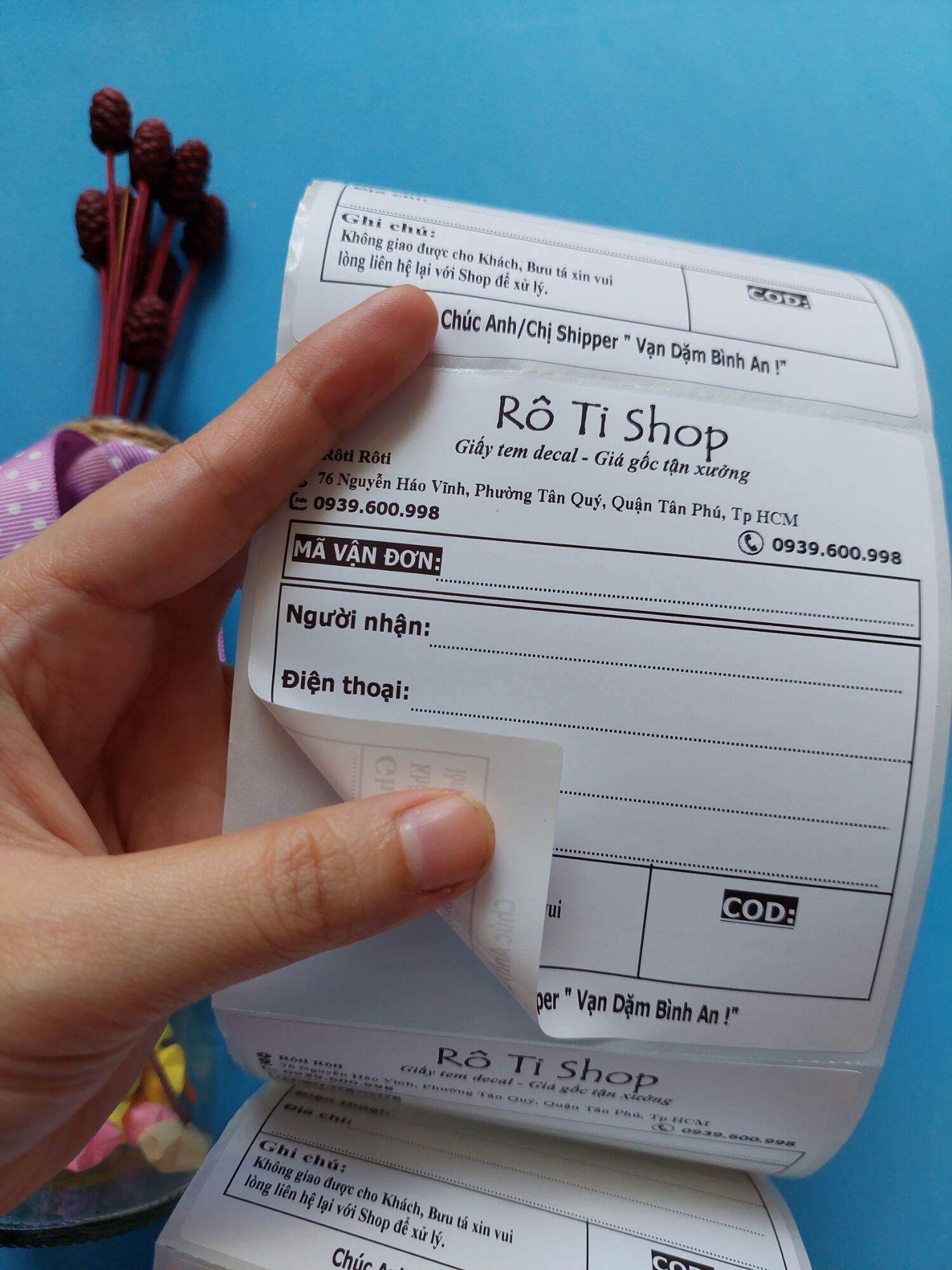 Phiếu gửi hàng in sẵn có keo, Phiếu ship hàng có keo khổ 10x10cm -50 tem