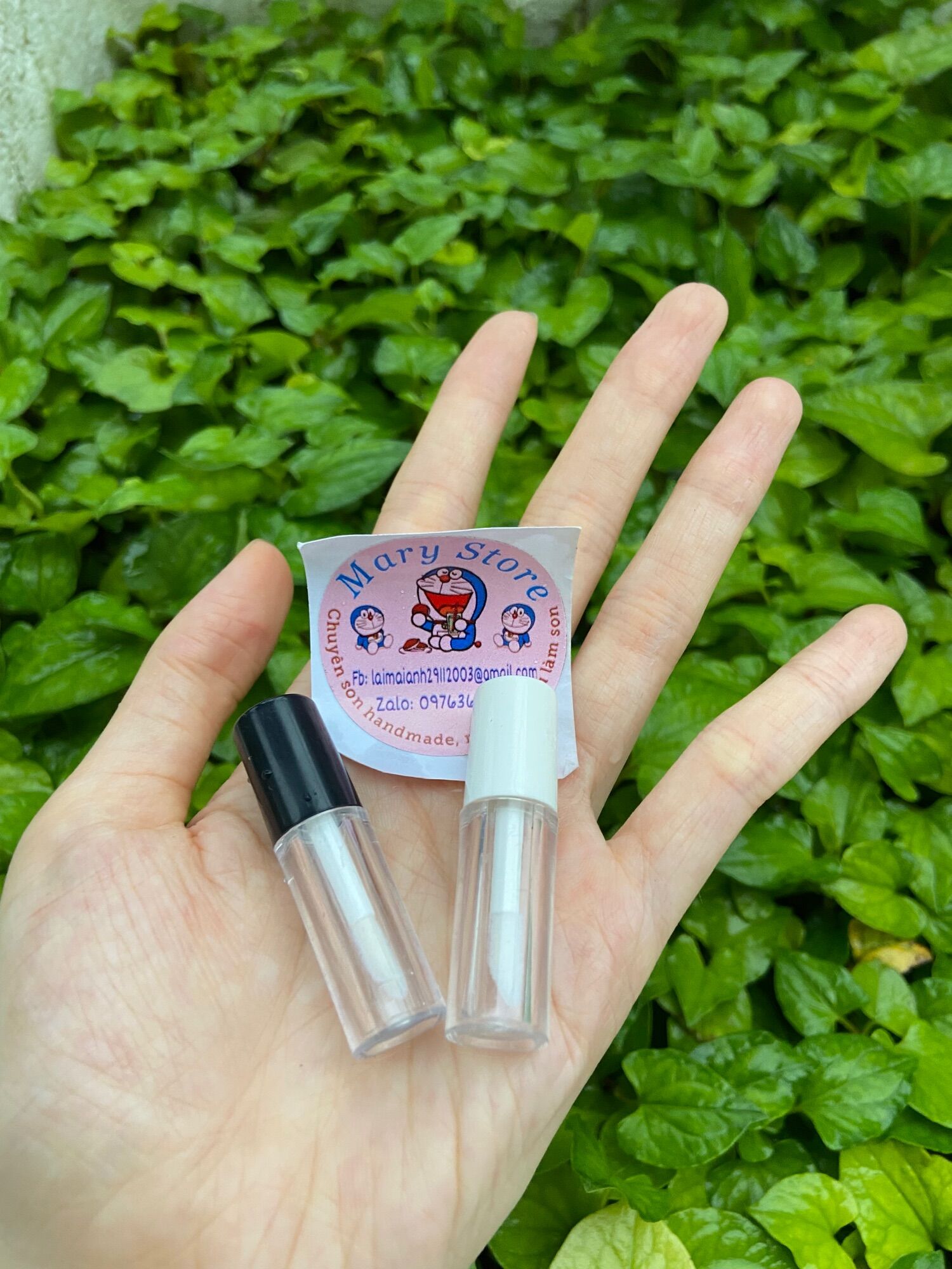2 vỏ son kem mini